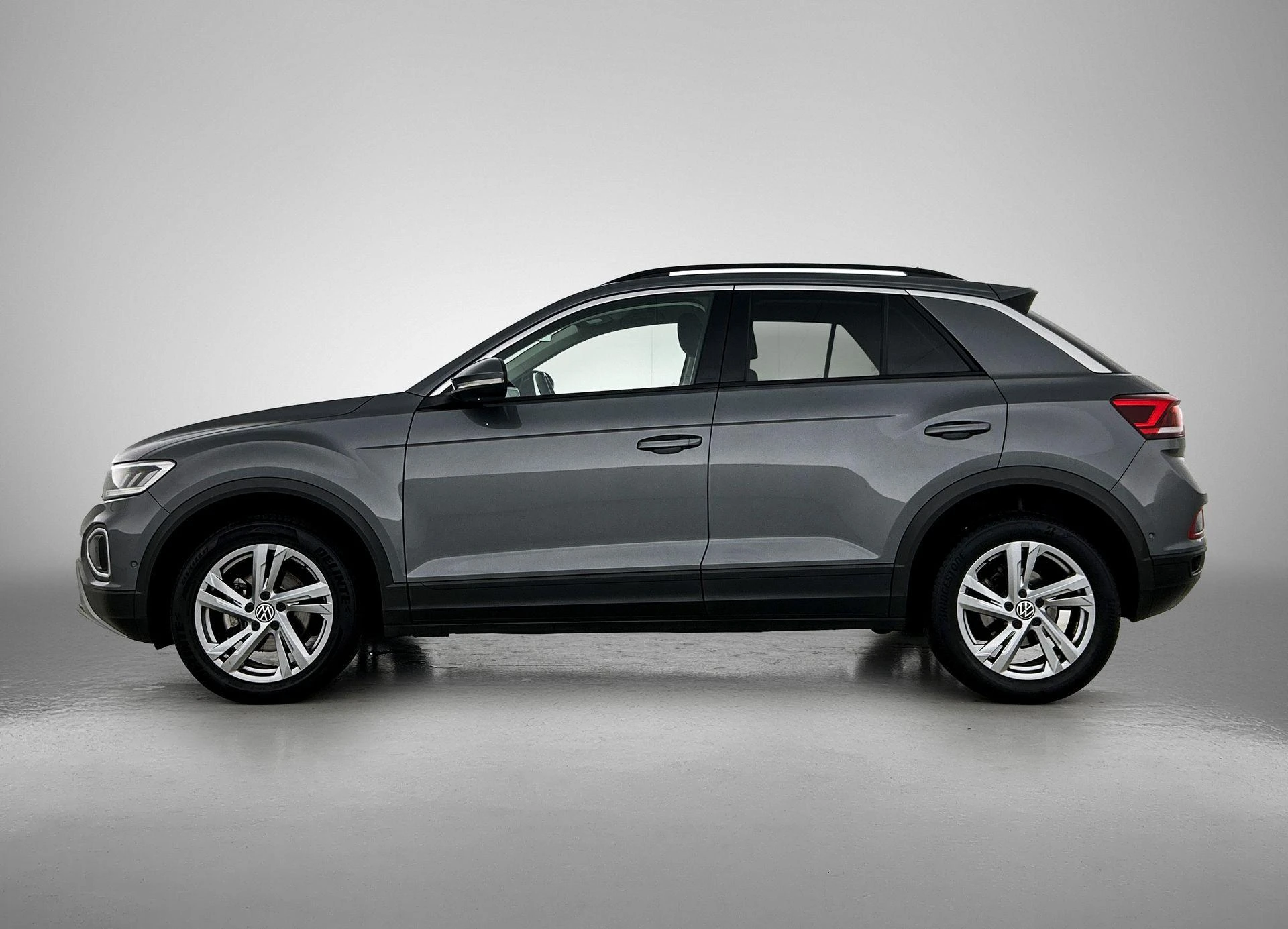 Volkswagen-T-Roc-image-1