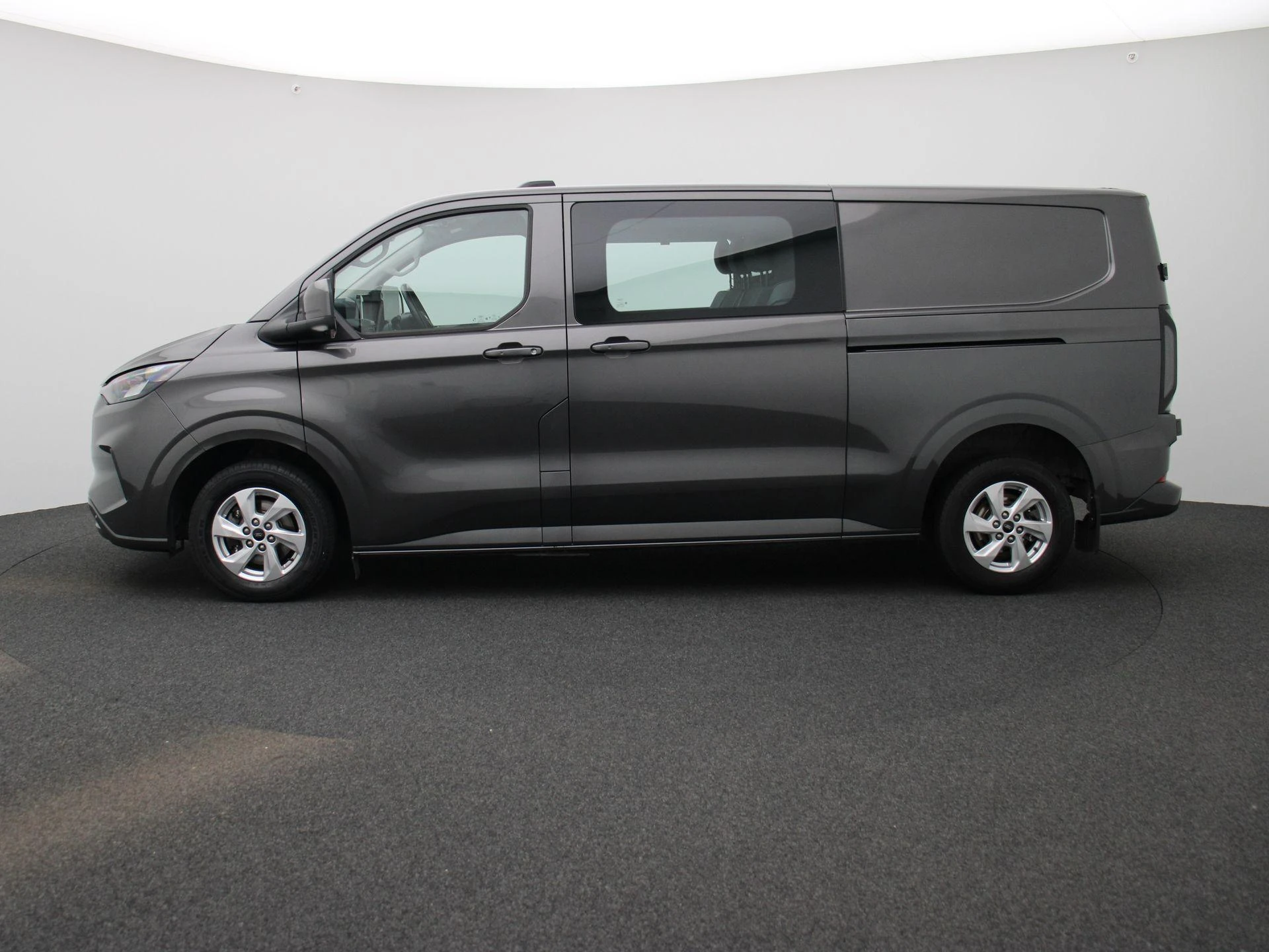 Ford-Transit Custom-image-3