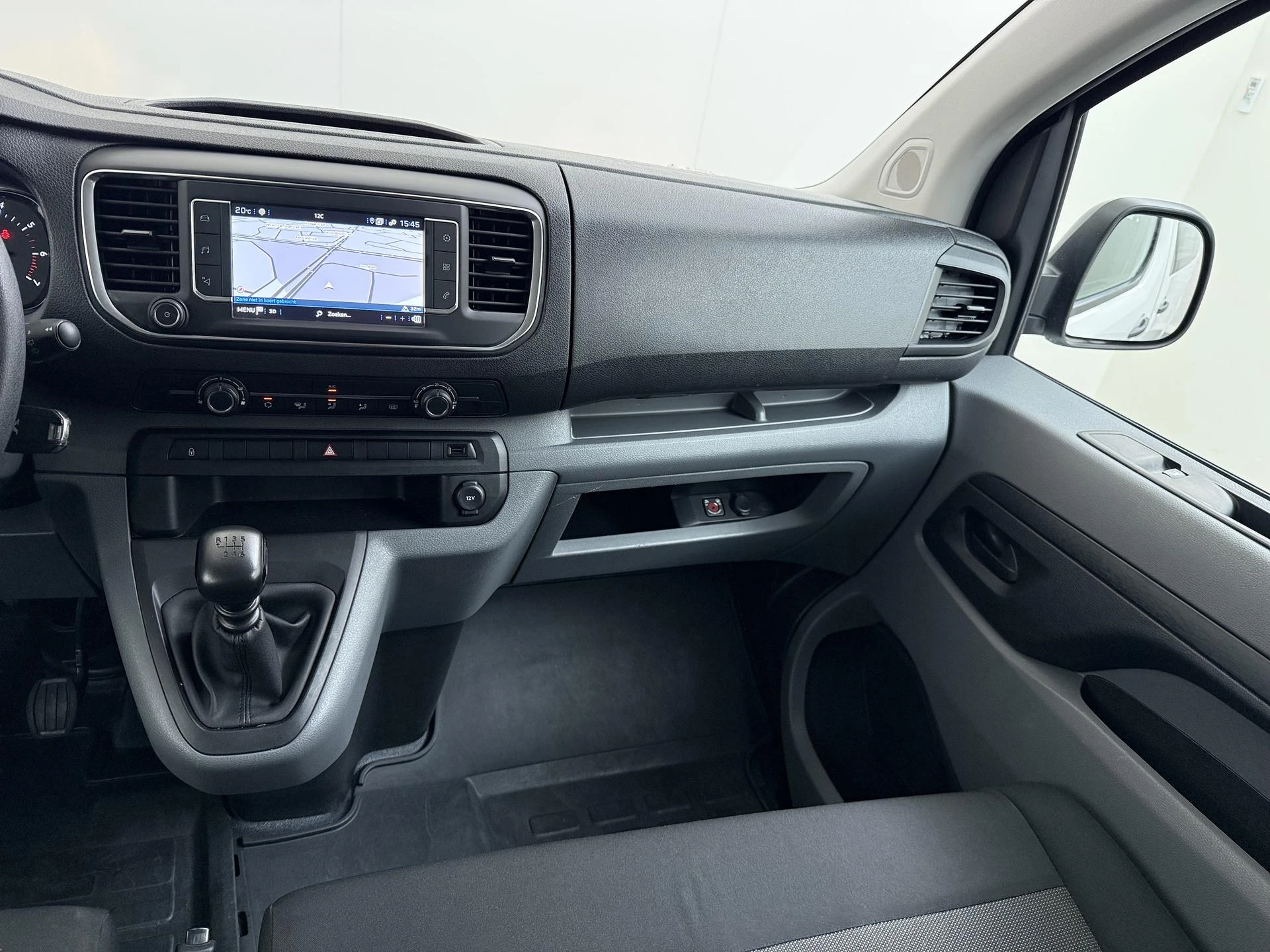 Peugeot-Expert-image-20