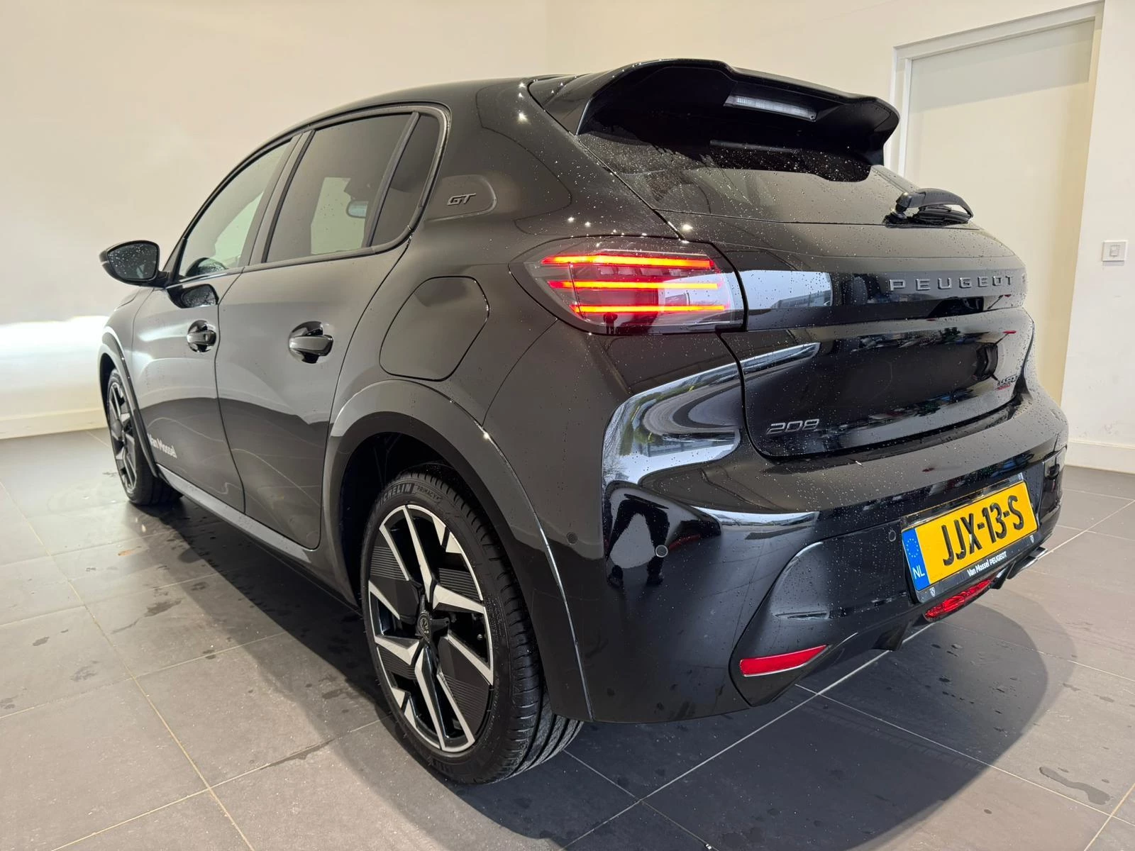 Peugeot-208-image-5