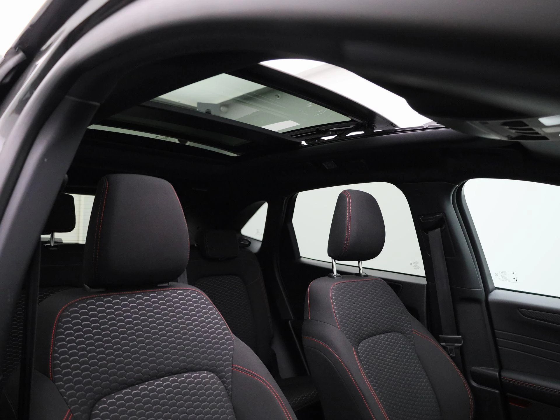 Ford-Kuga-image-40