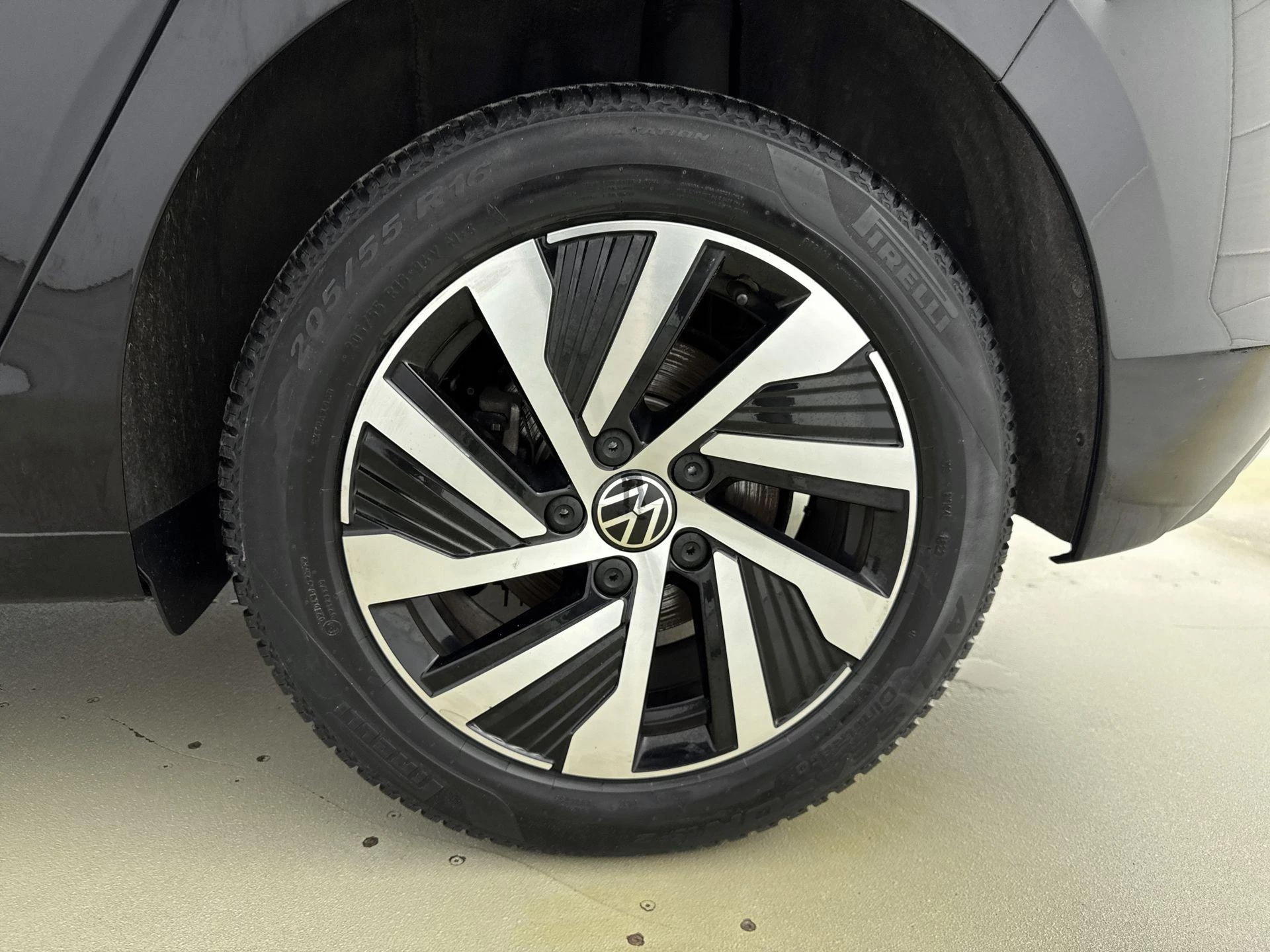 Volkswagen-Golf-image-25