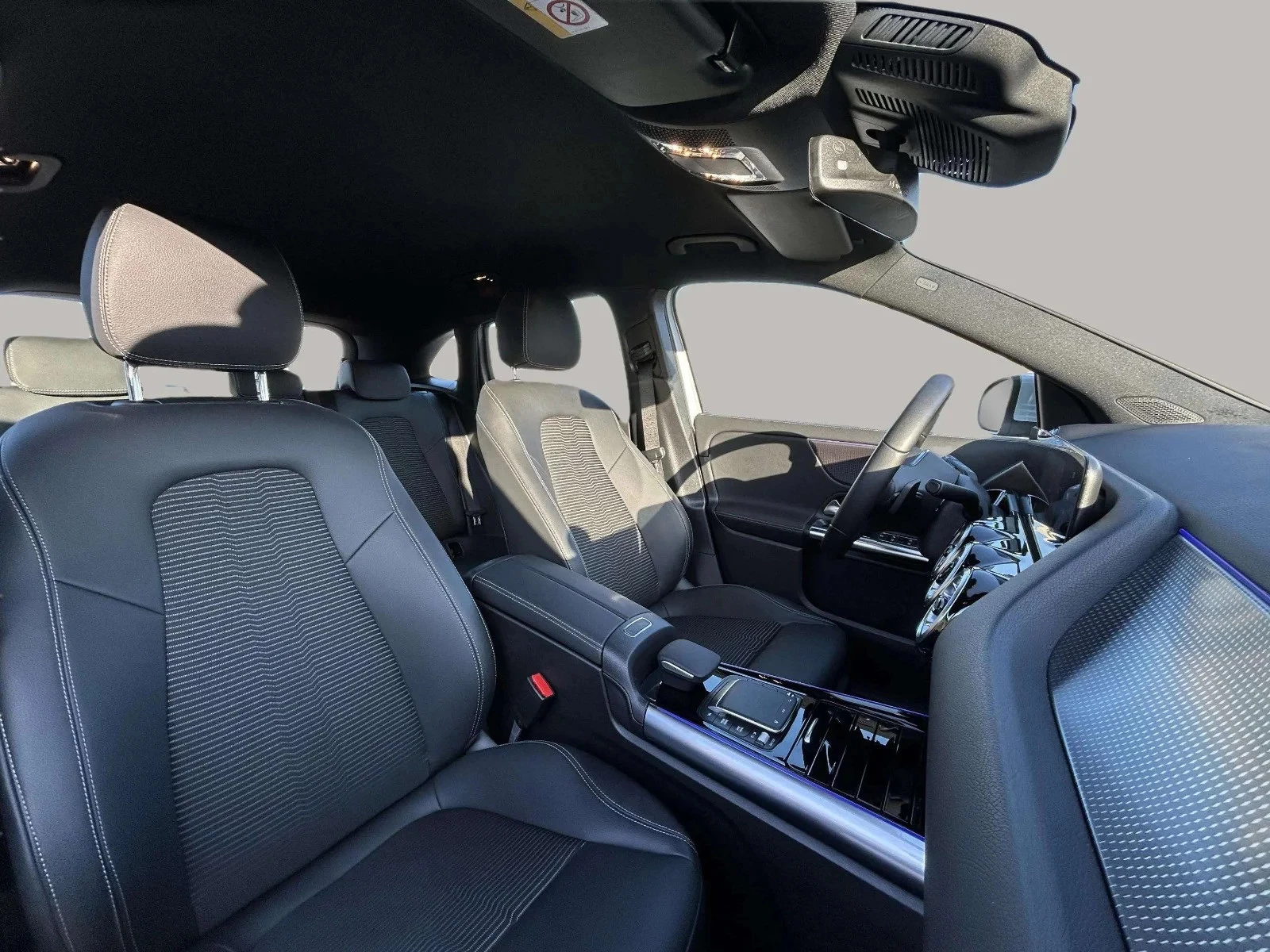 Mercedes-Benz-EQA-image-12