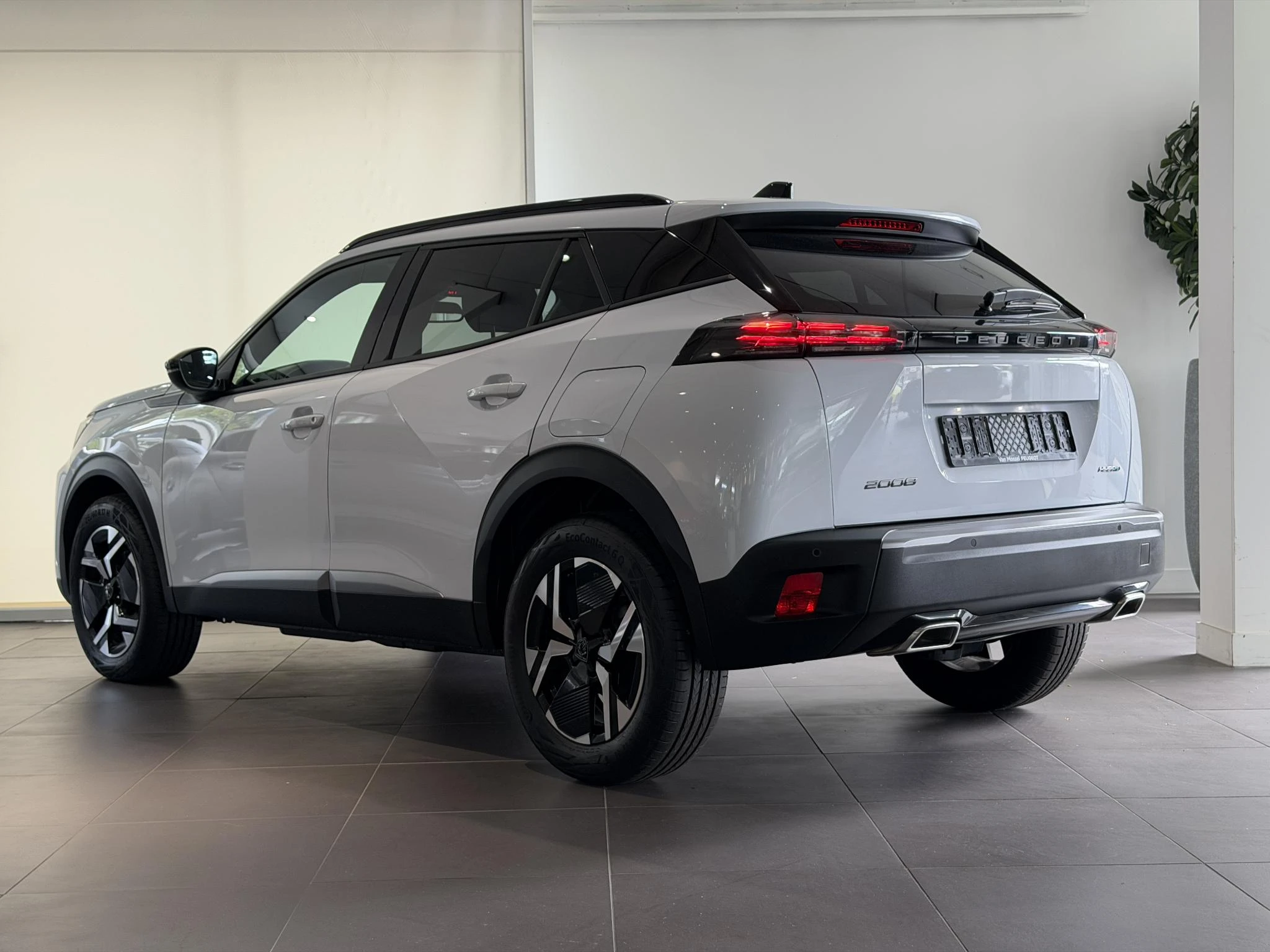 Peugeot 2008 1.2 Hybrid 145 Allure