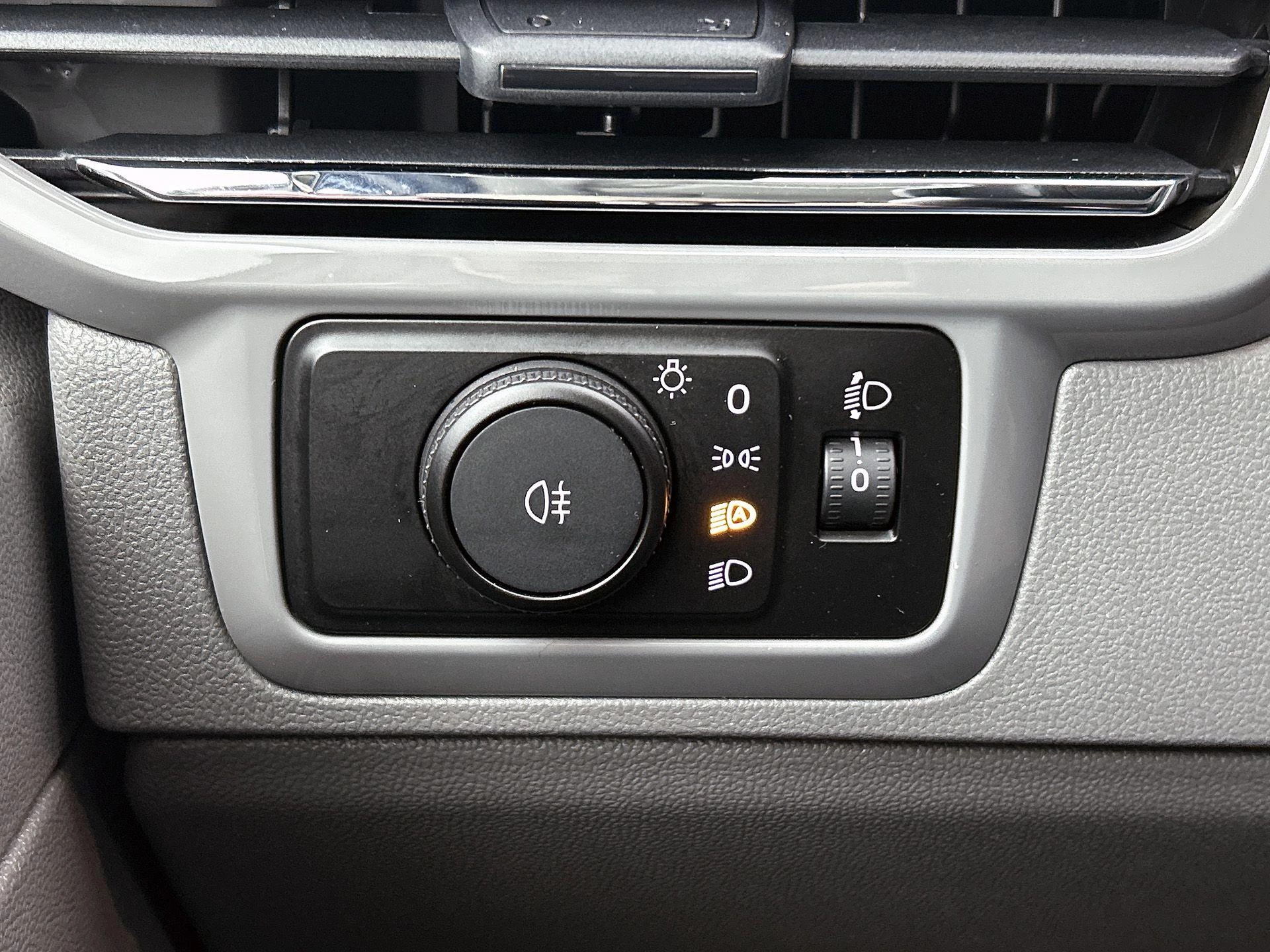 Volkswagen-e-Transporter-image-26