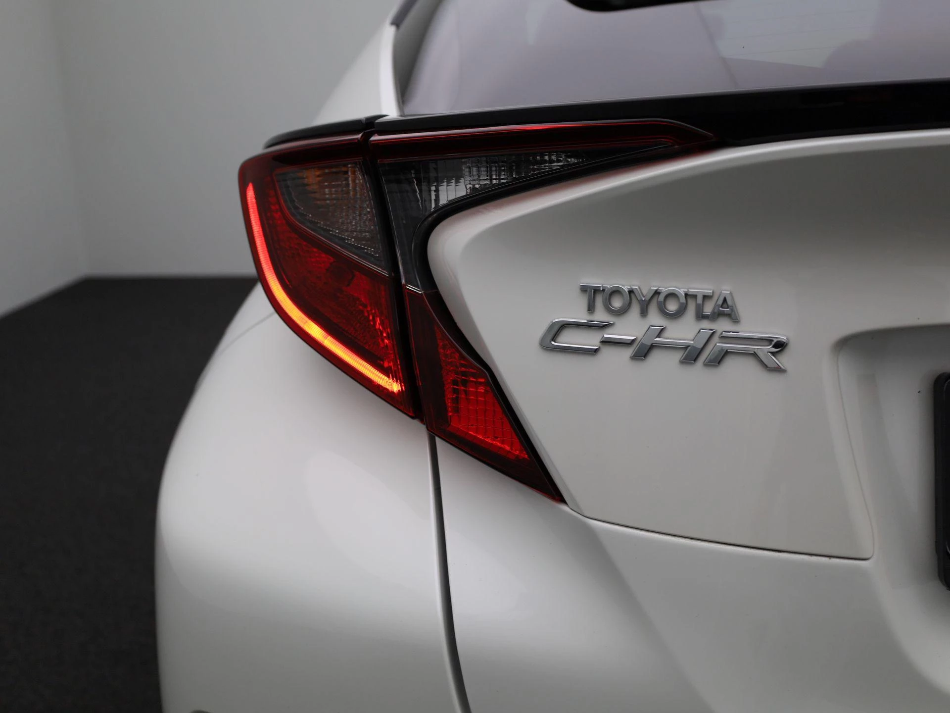 Toyota-C-HR-image-33