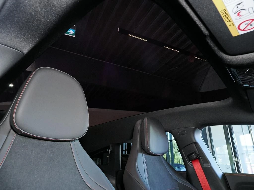 Mercedes-Benz-CLA 200-image-17