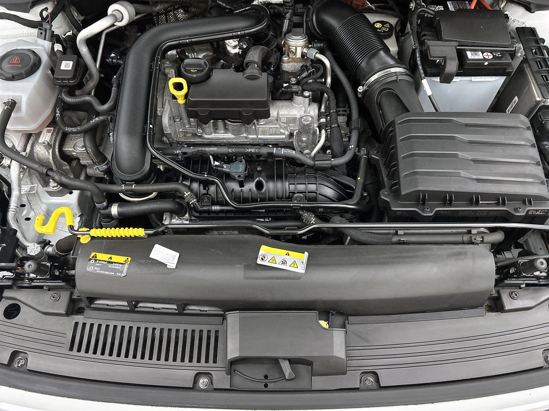 Volkswagen-Polo-image-24