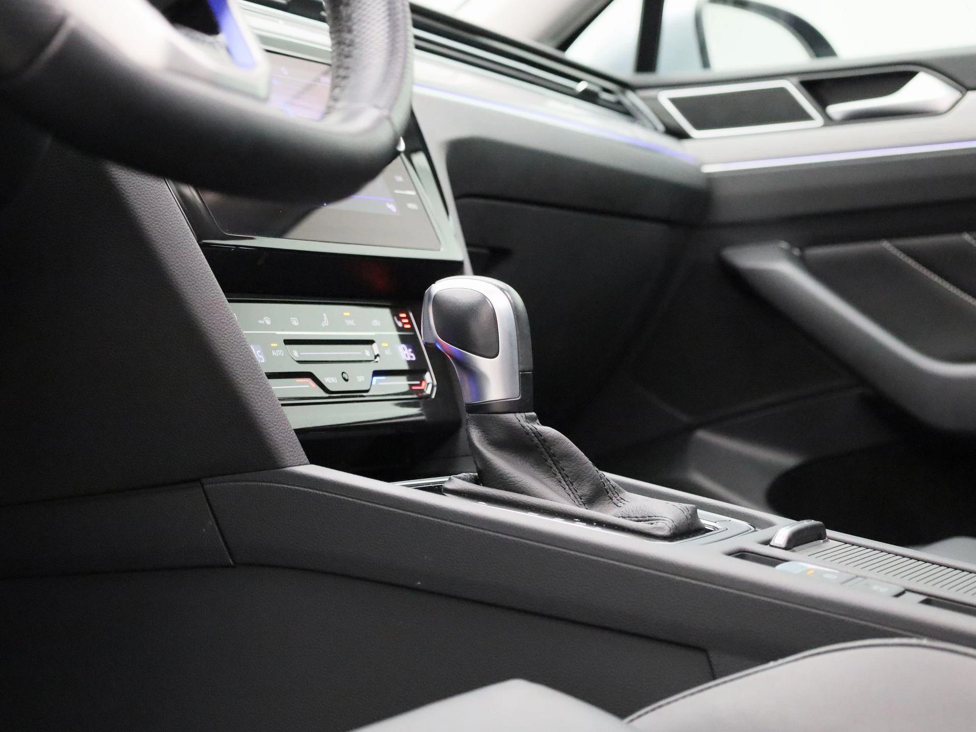 Volkswagen-Passat-image-37