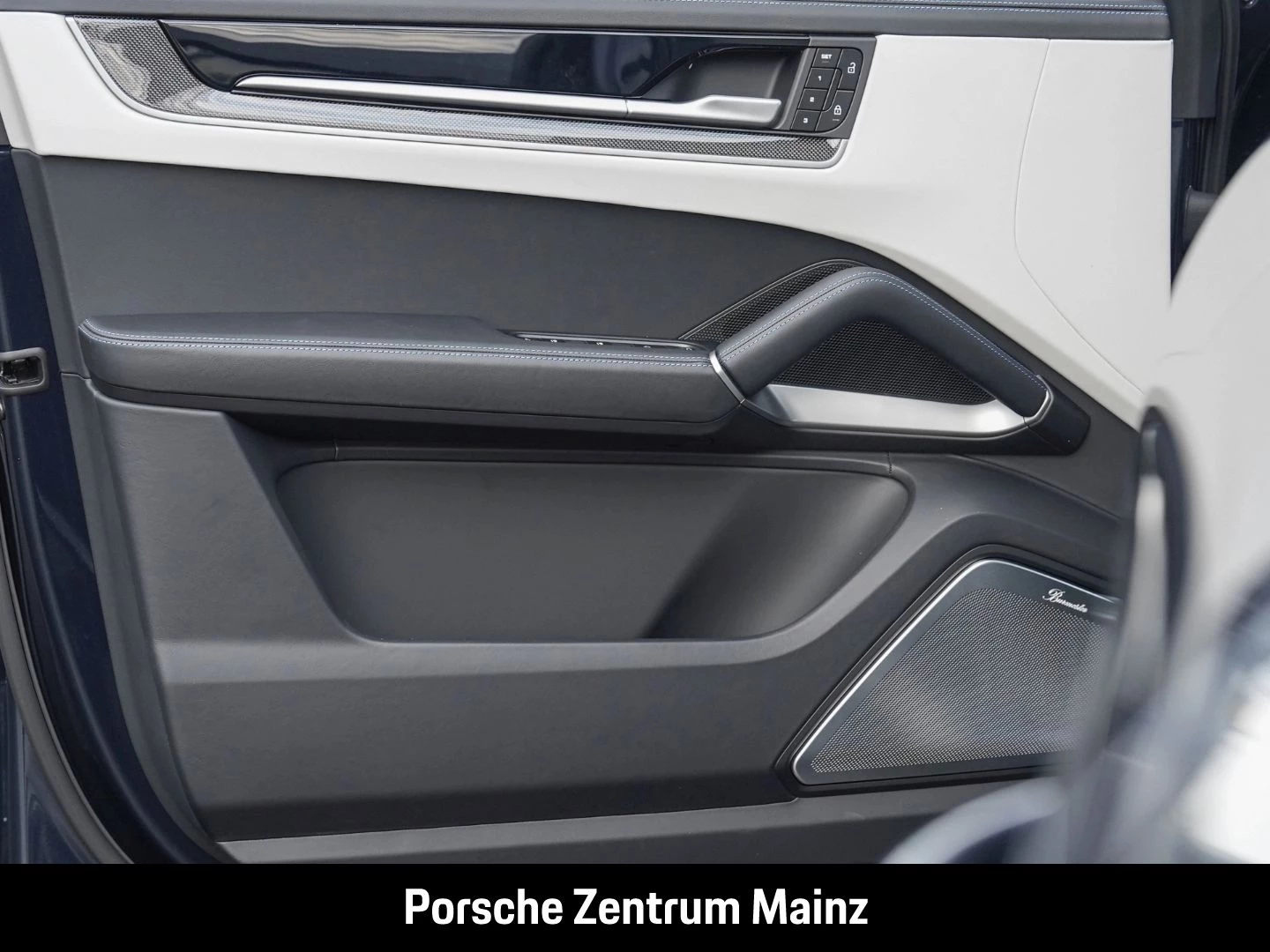Porsche-Cayenne-image-30