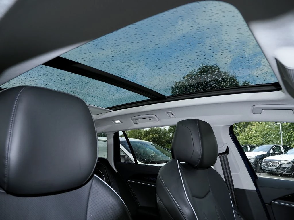 Volkswagen-Passat-image-11