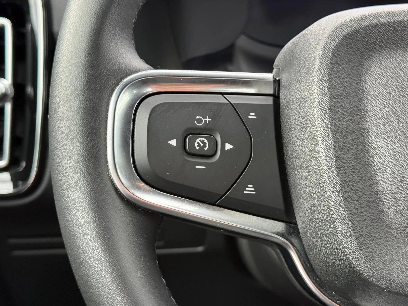 Volvo-XC40-image-7