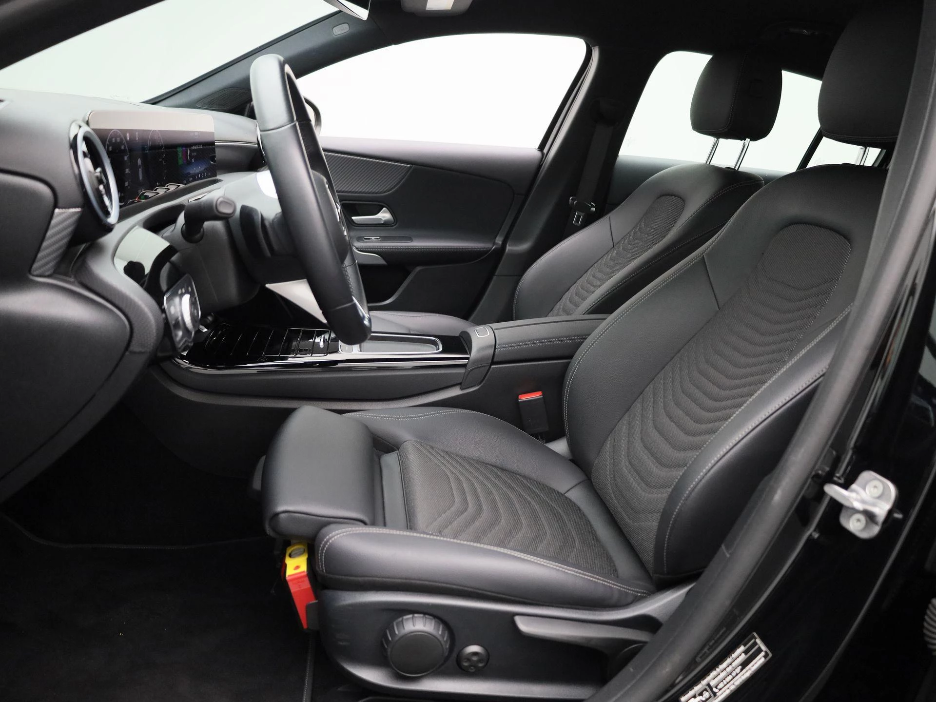 Mercedes-Benz-A-Klasse-image-11