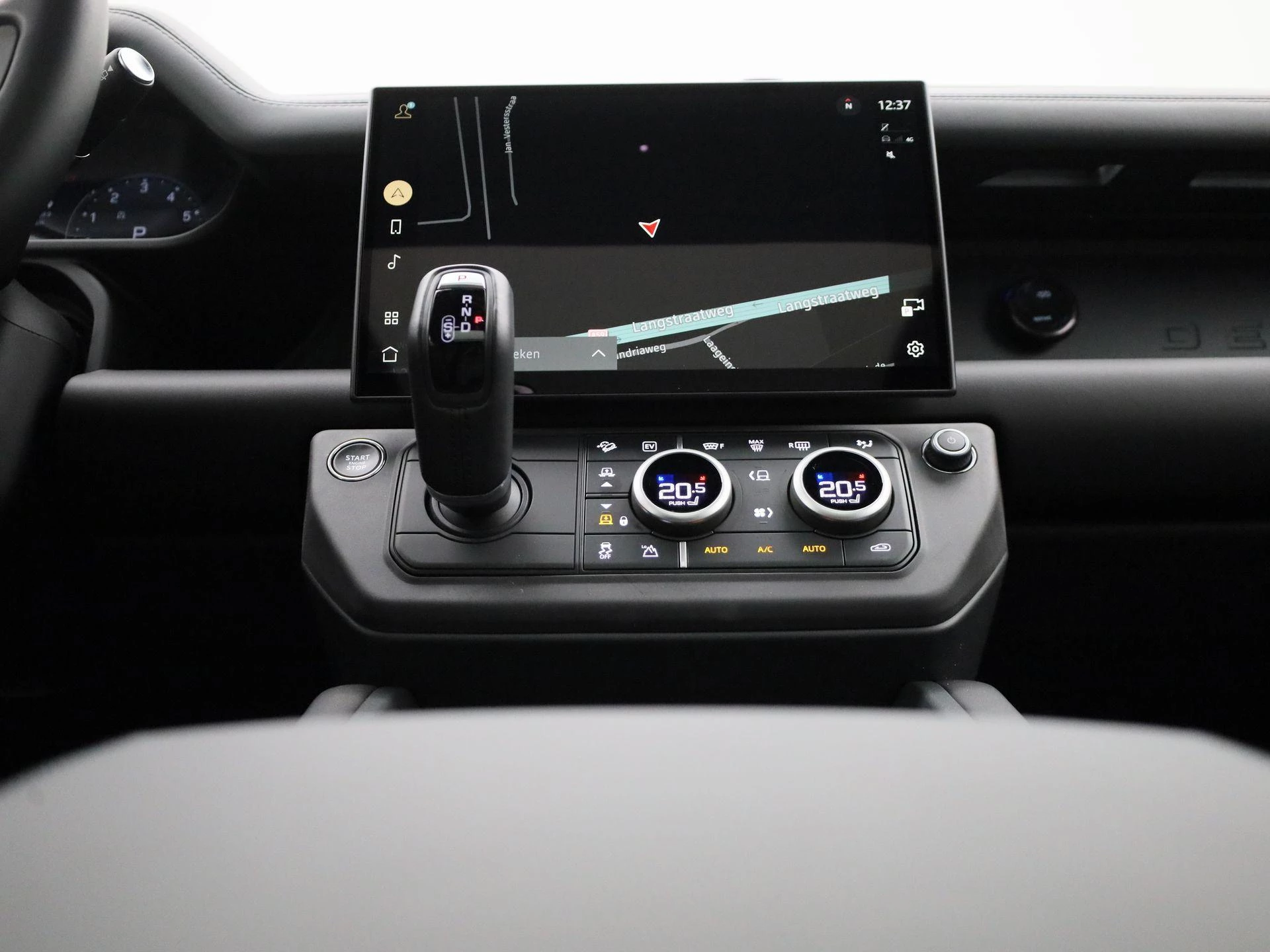 Land Rover-Defender-image-10