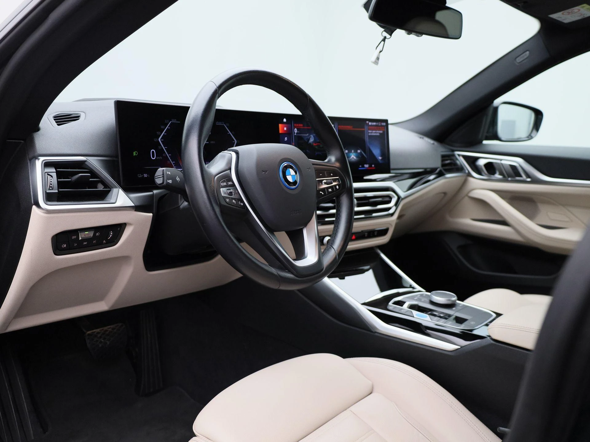 BMW-i4-image-36
