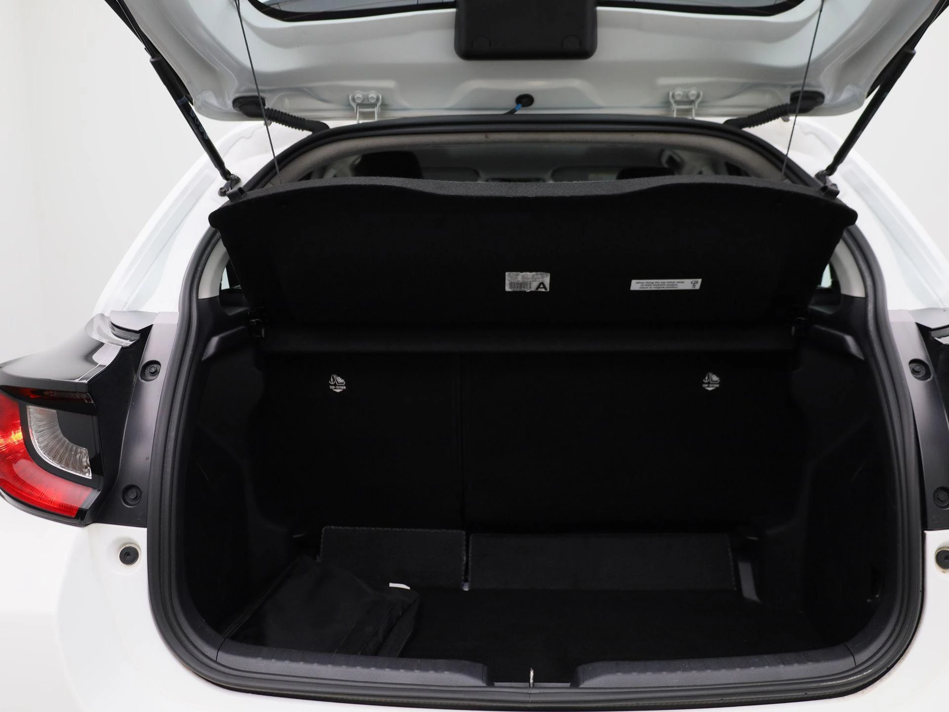 Toyota-Yaris-image-13