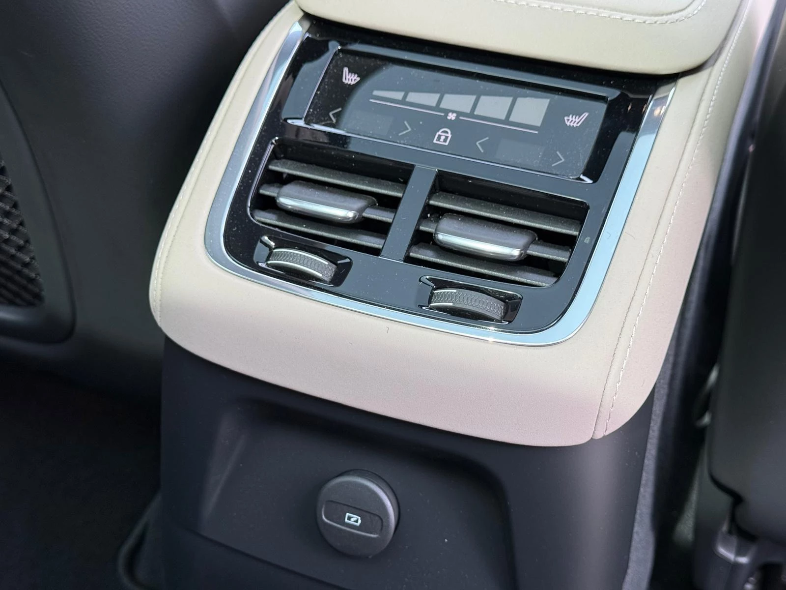 Volvo-XC90-image-26