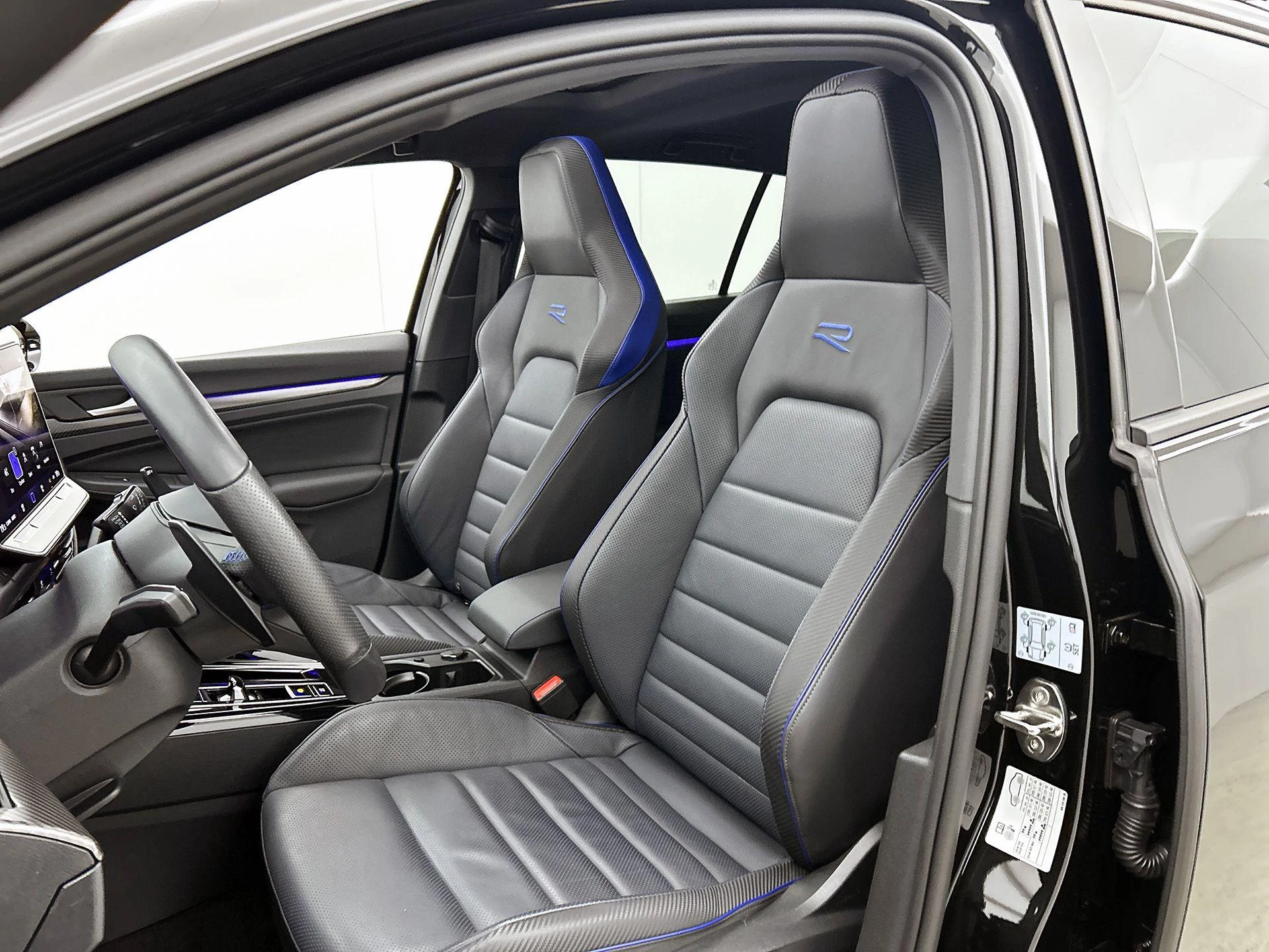 Volkswagen-Golf-image-40