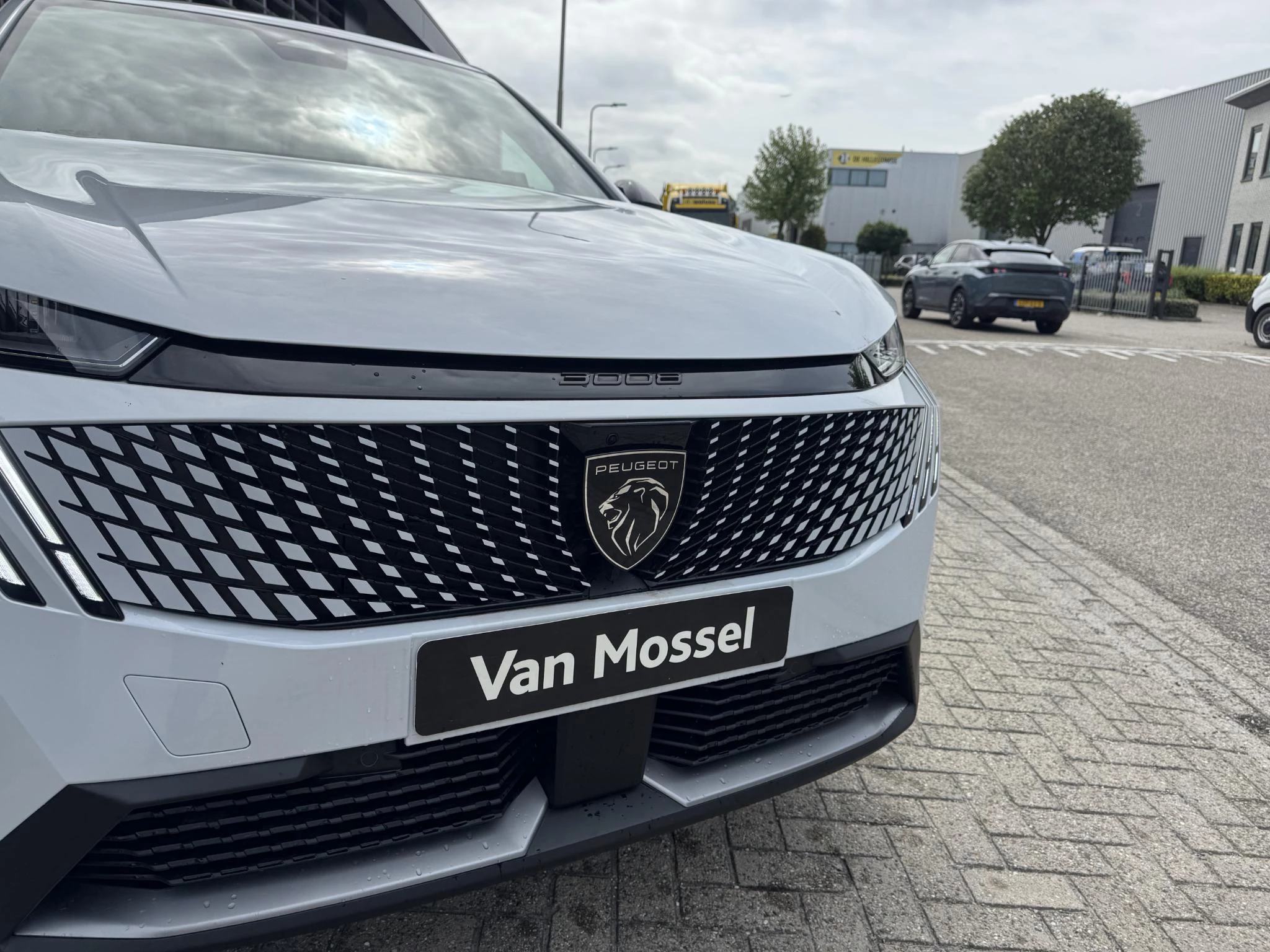 Peugeot e-3008 Allure Avantage 210 73 kWh