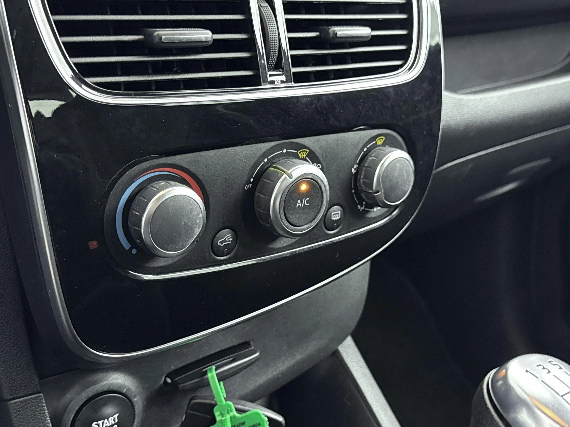Renault-Clio-image-18