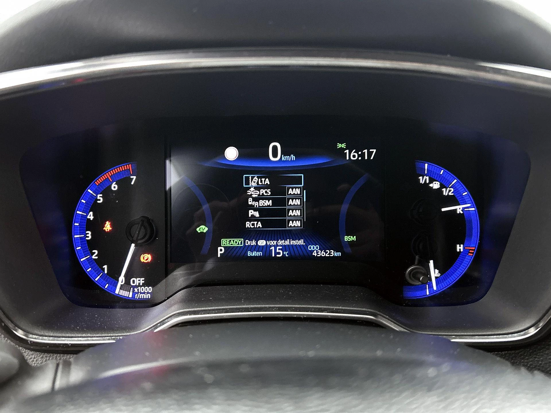 Toyota-Corolla-image-19