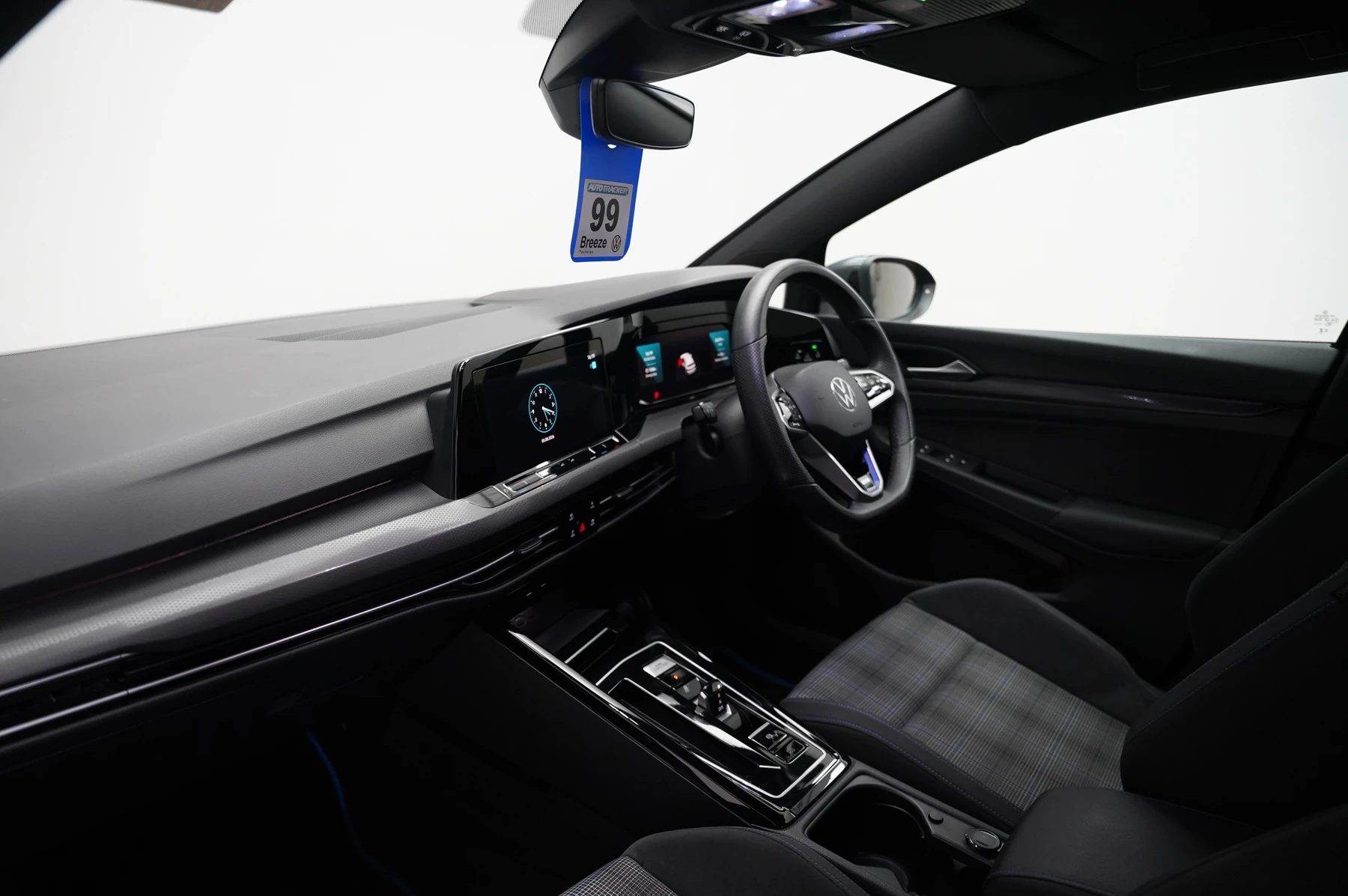 Volkswagen-Golf-image-1