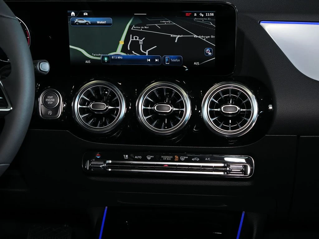 Mercedes-Benz-GLA 180 d-image-8