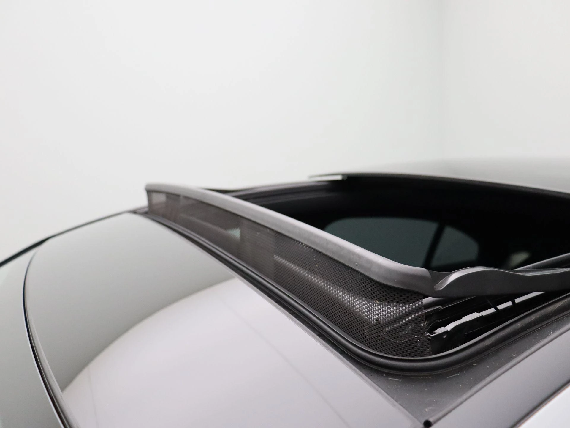 Mercedes-Benz-CLA-image-13
