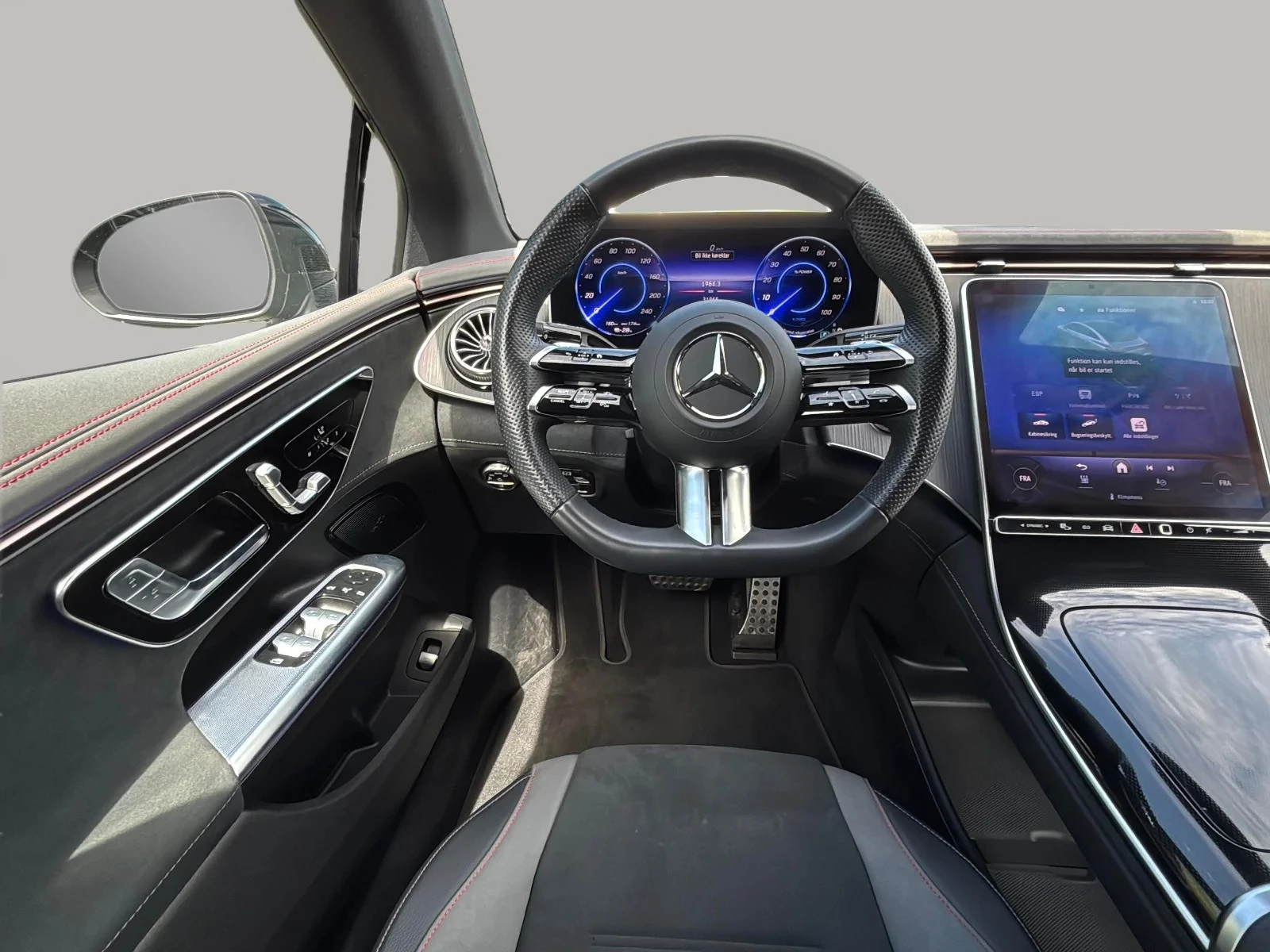 Mercedes-Benz-EQE-image-11