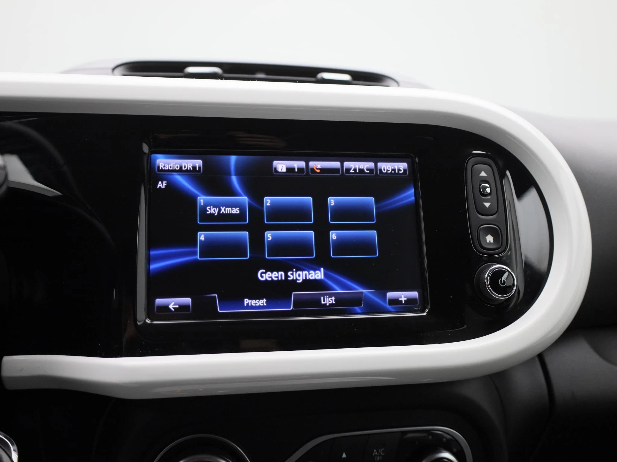 Renault-Twingo-image-15