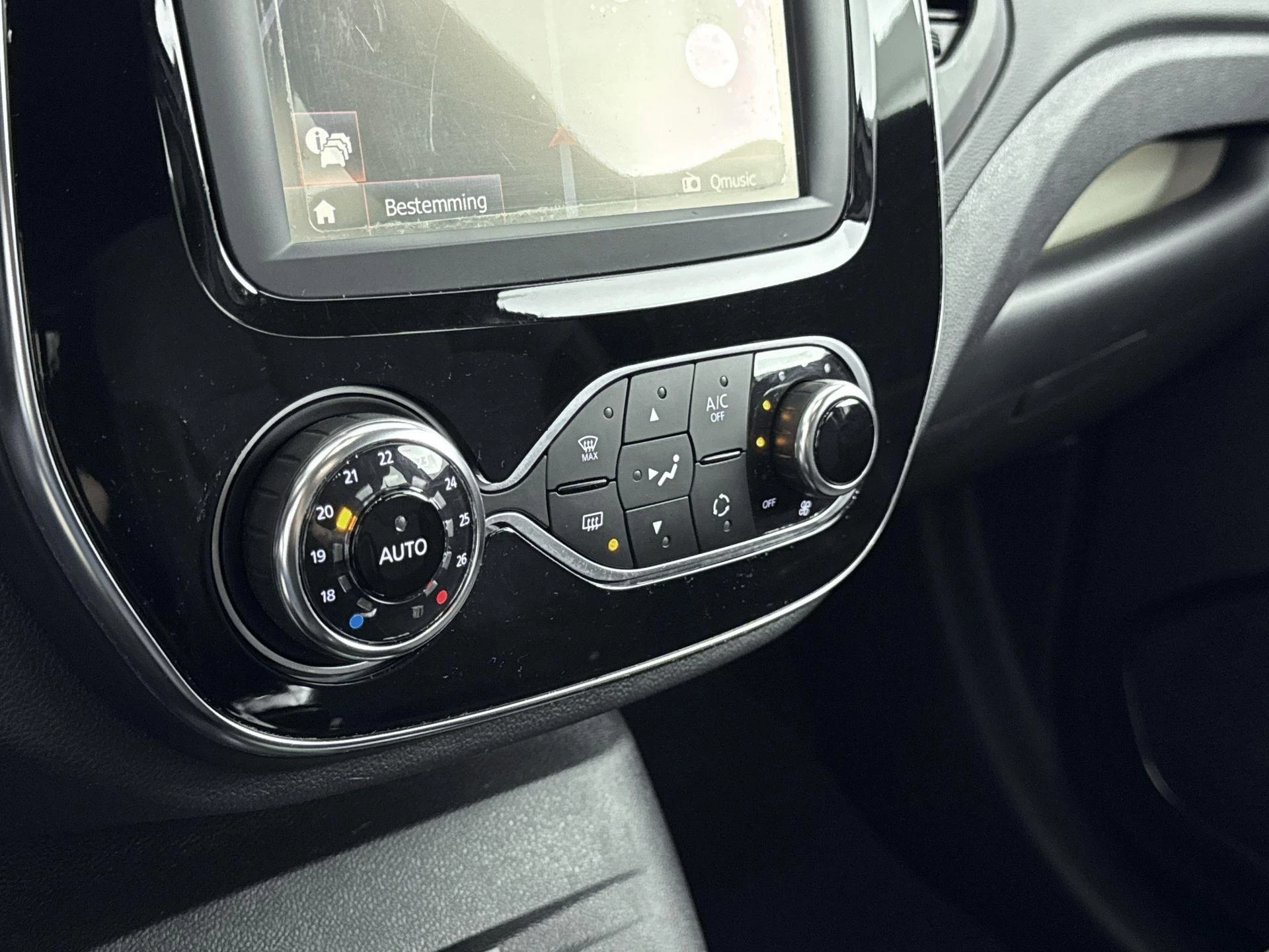 Renault-Captur-image-22