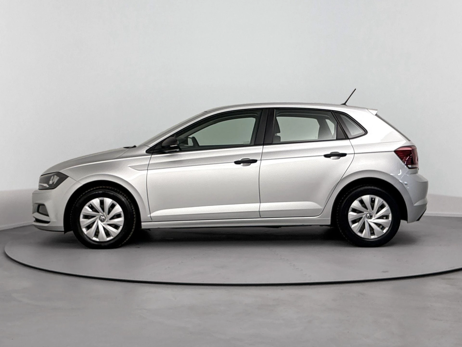 Volkswagen-Polo-image-1