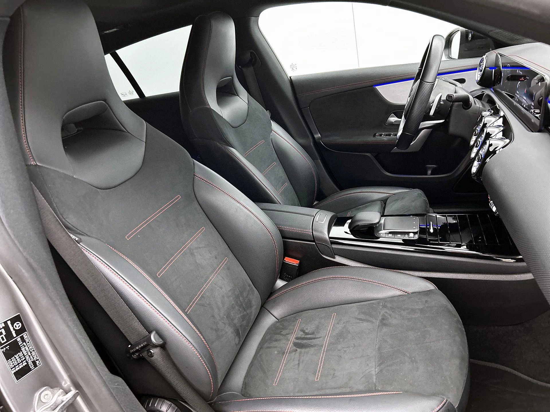 Mercedes-Benz-CLA-image-50