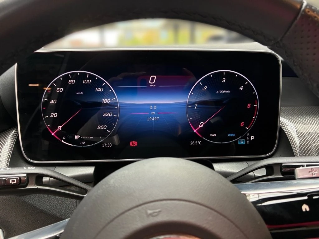 Mercedes-Benz-GLC 300 d-image-6