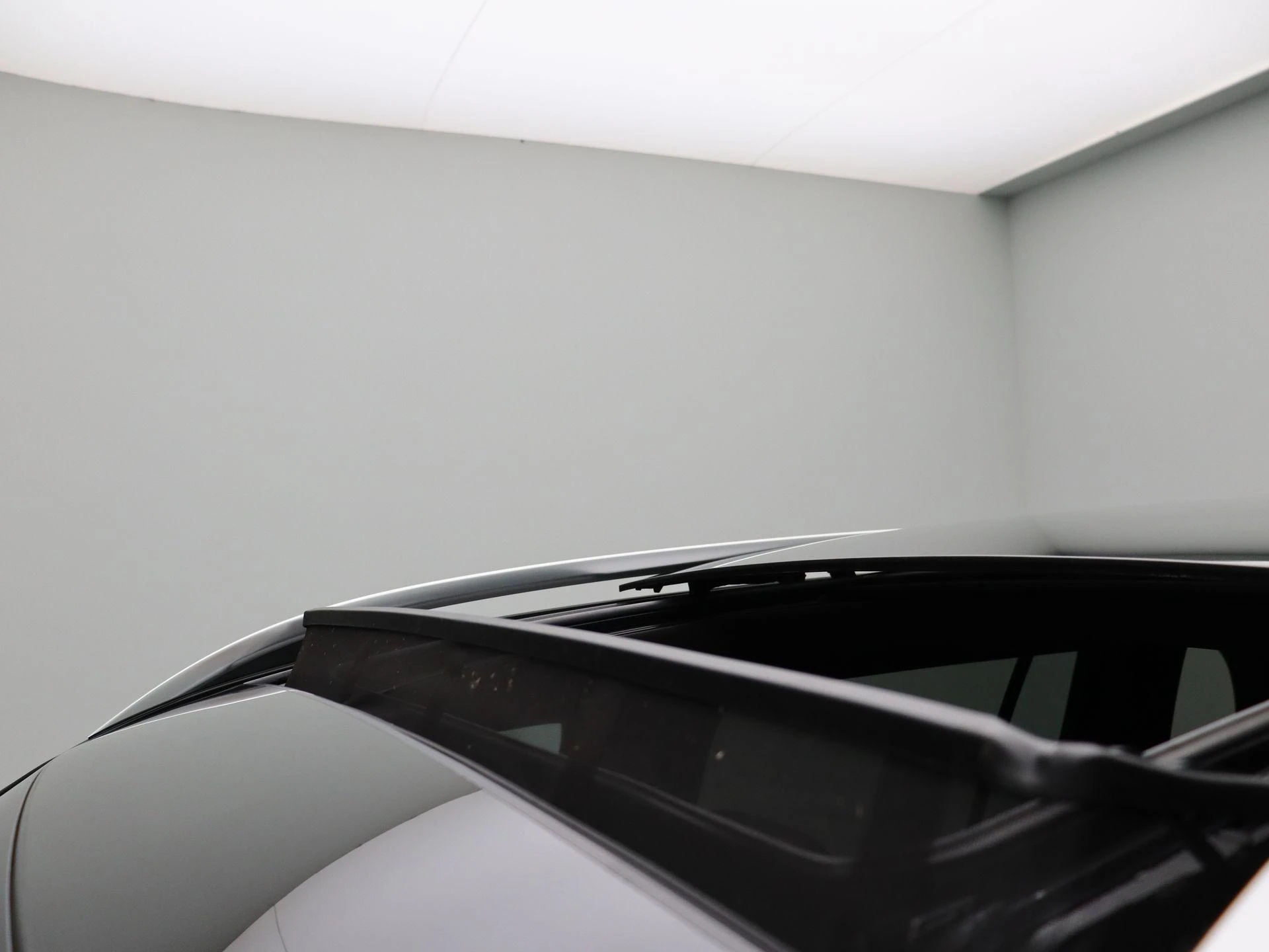 Mercedes-Benz-GLB-image-13