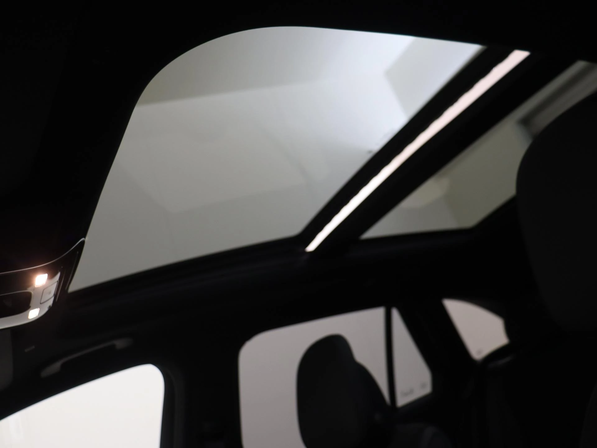 Mercedes-Benz-GLC-image-26