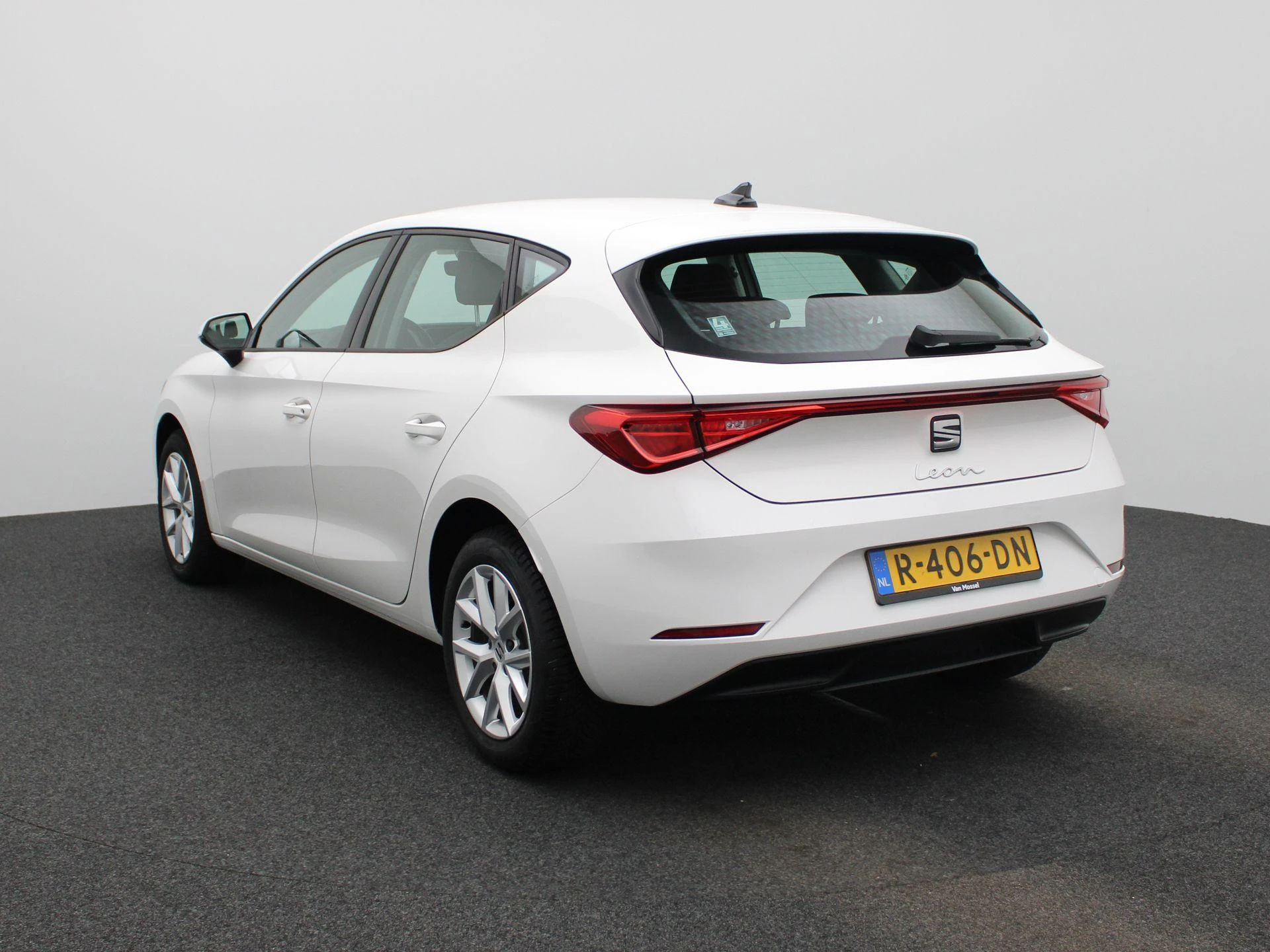 SEAT-Leon-image-1