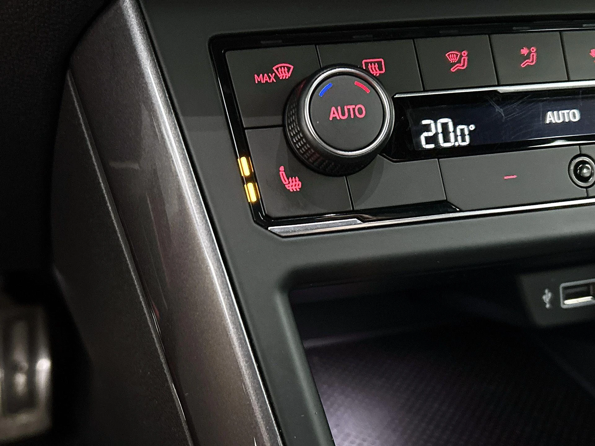 Volkswagen-Polo-image-7