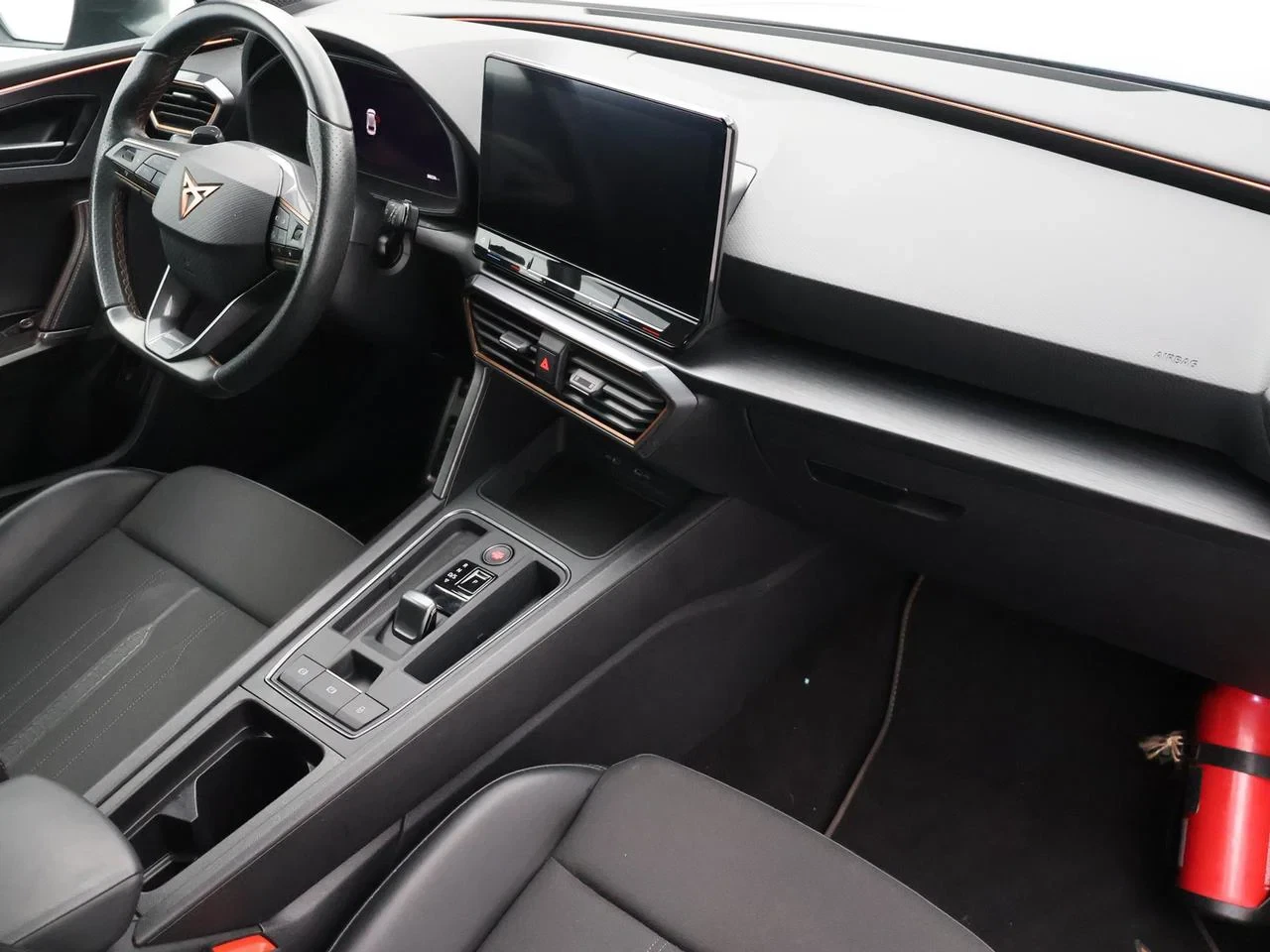 CUPRA-Leon Sportstourer-image-2