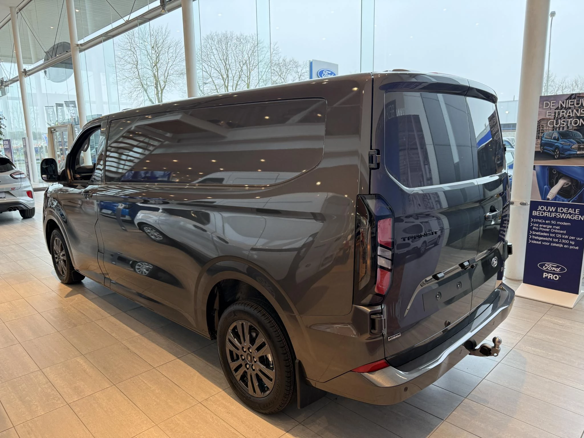 Ford-Transit Custom-image-2