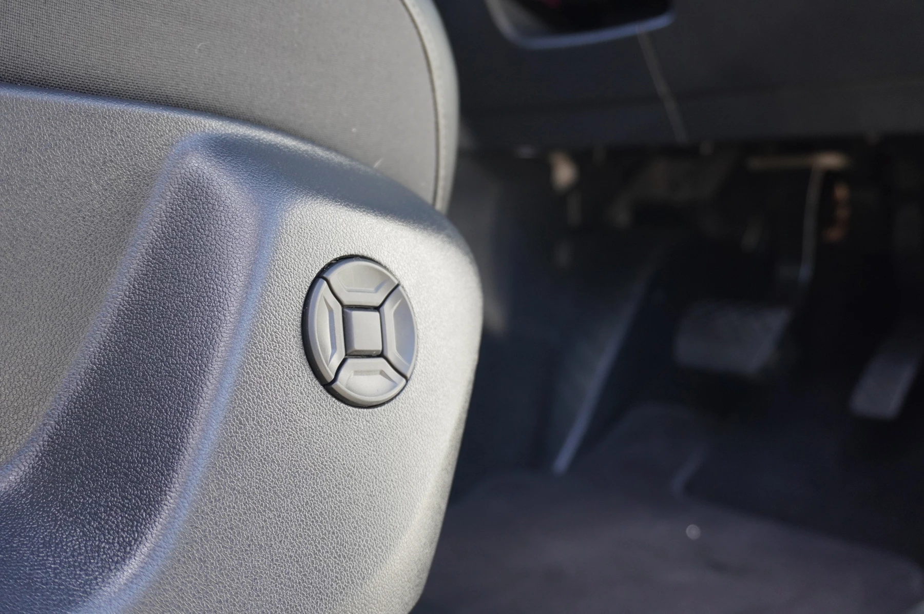 Volkswagen-Tiguan-image-14