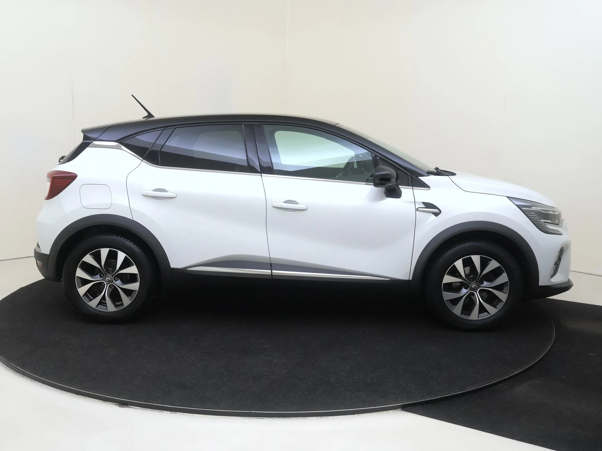 Renault-Captur-image-8