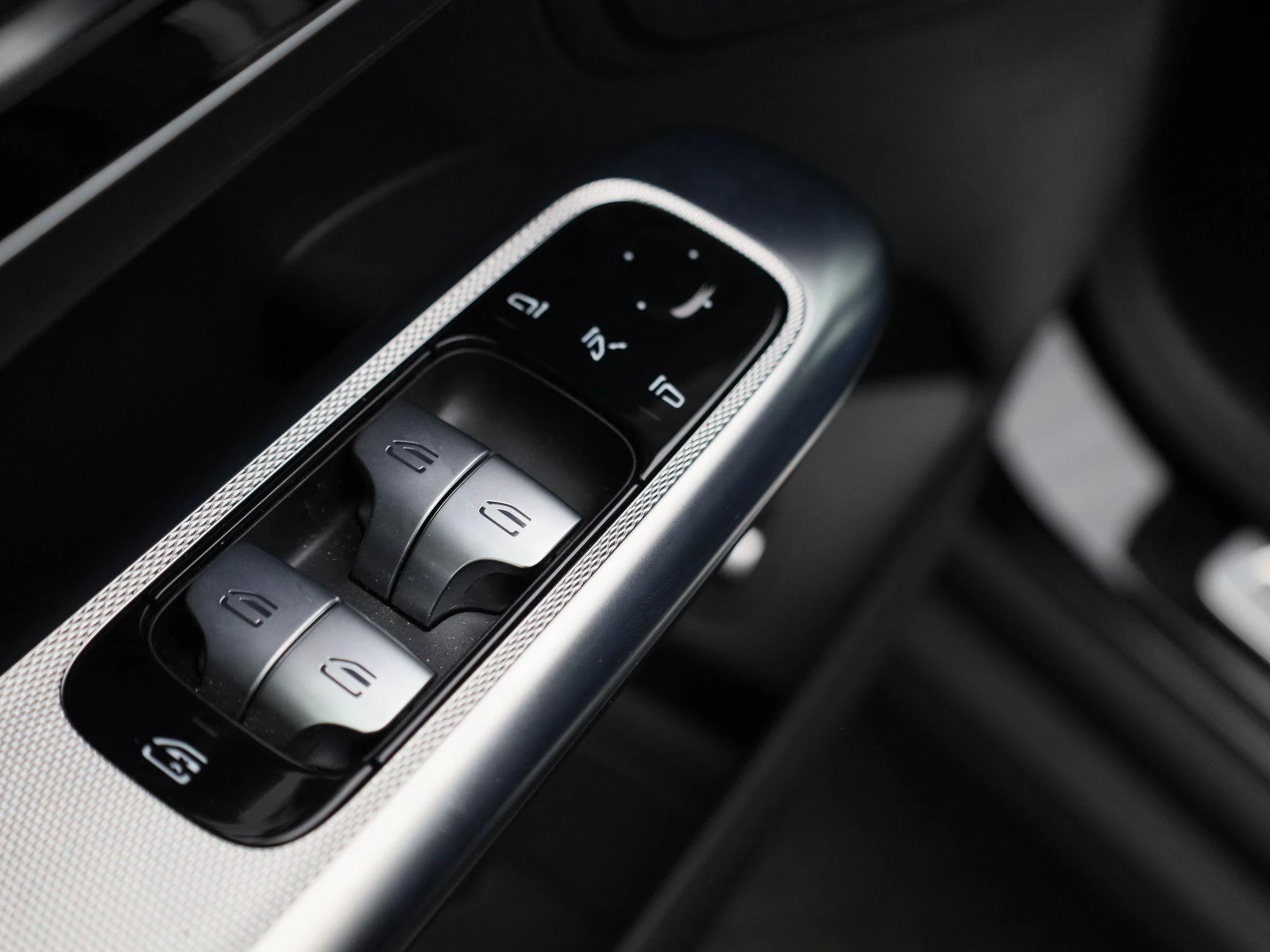 Mercedes-Benz-GLC-image-33