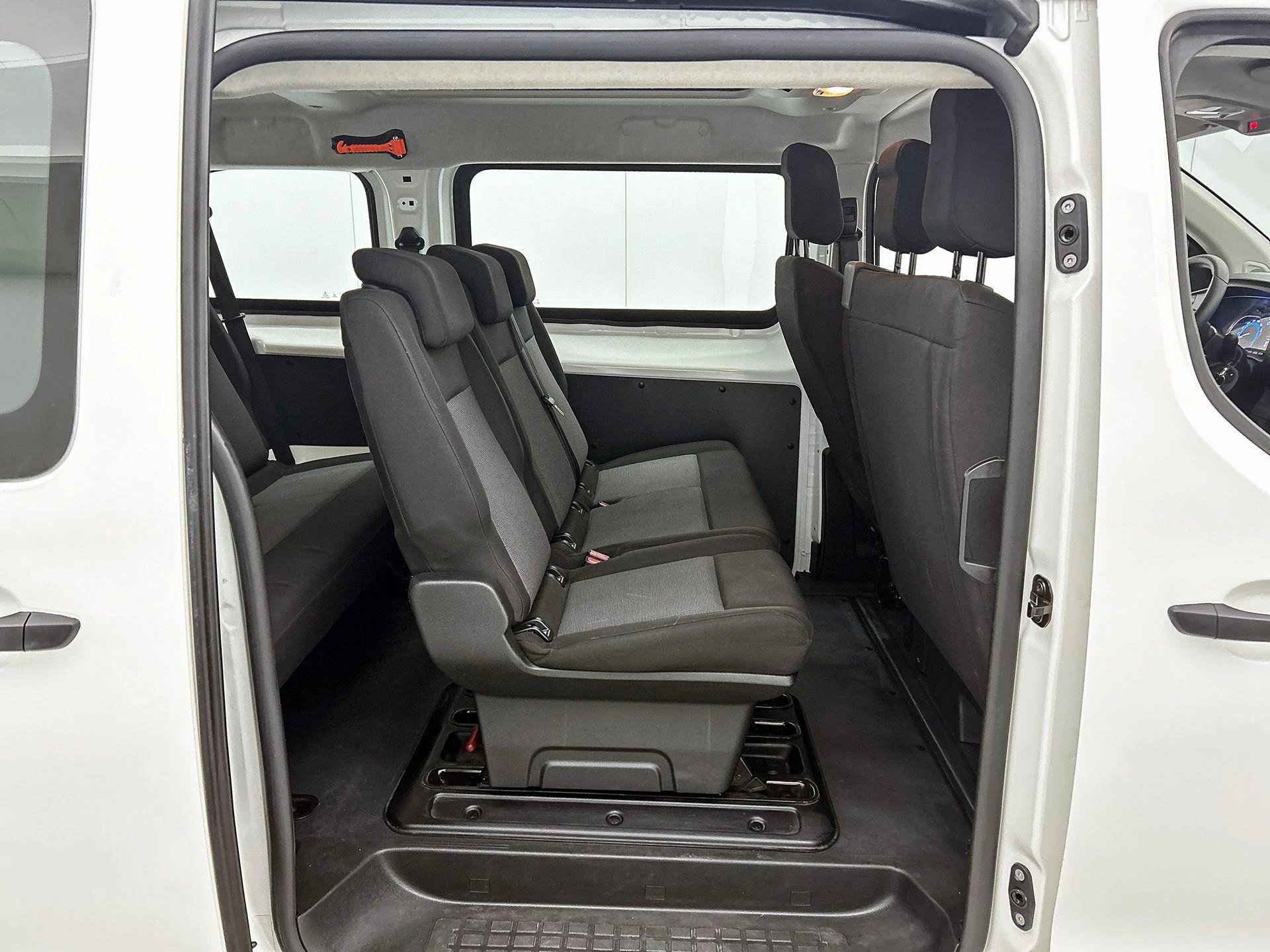 Opel-Vivaro-e-image-25