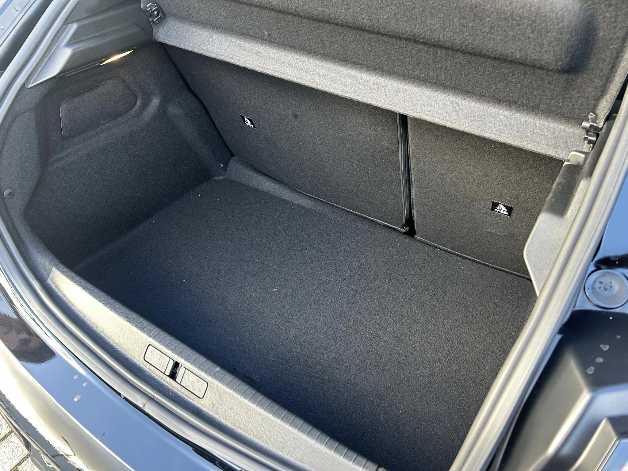 Peugeot-208-image-20