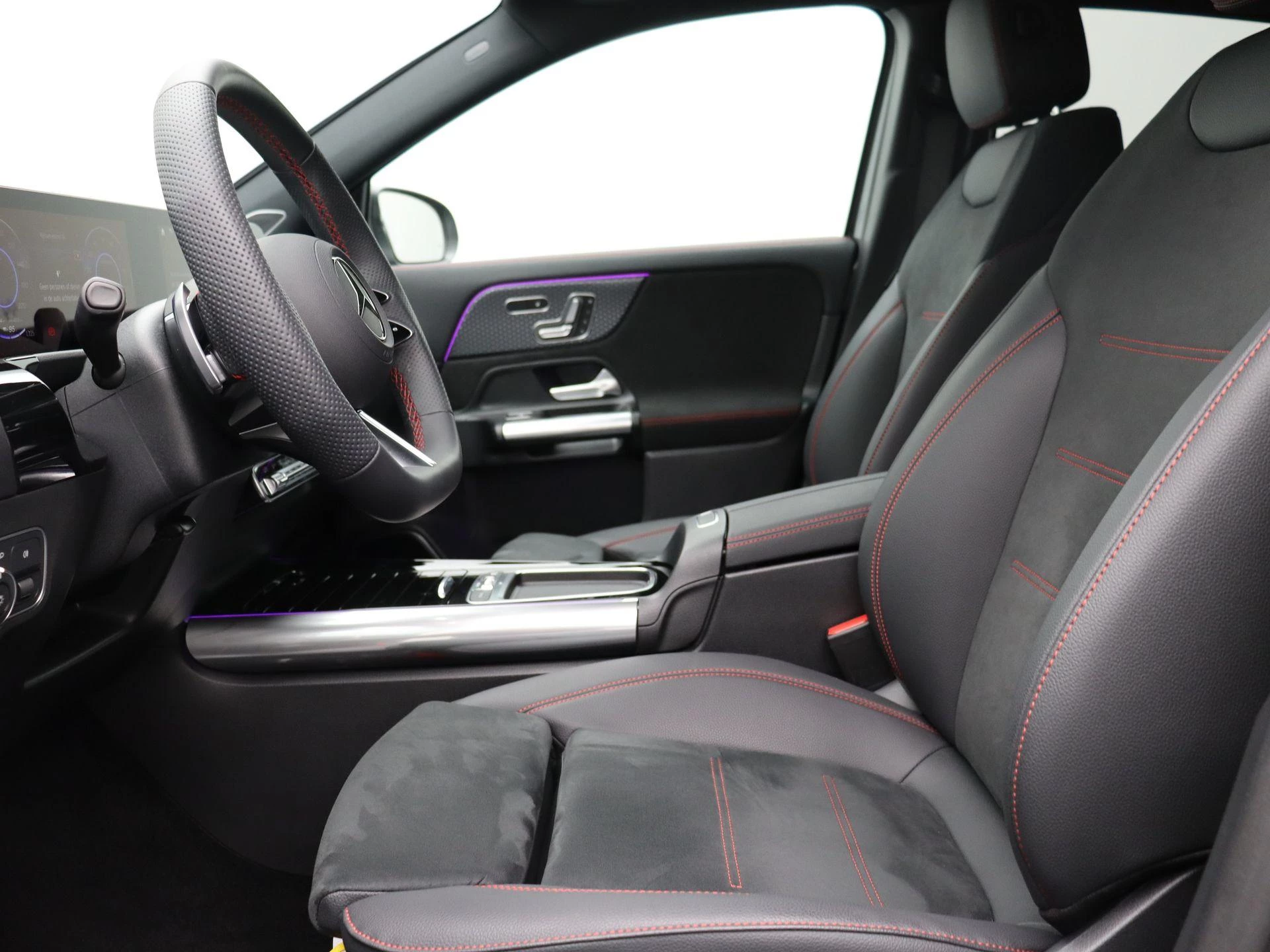 Mercedes-Benz EQA 250+ Star Edition + AMG + PANO DAK + BURMESTER + TREKHAAK + HEAD UP