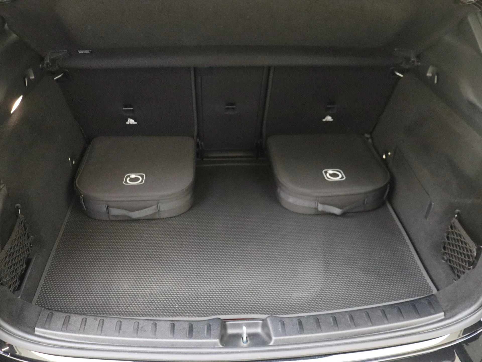 Mercedes-Benz-GLA-image-27