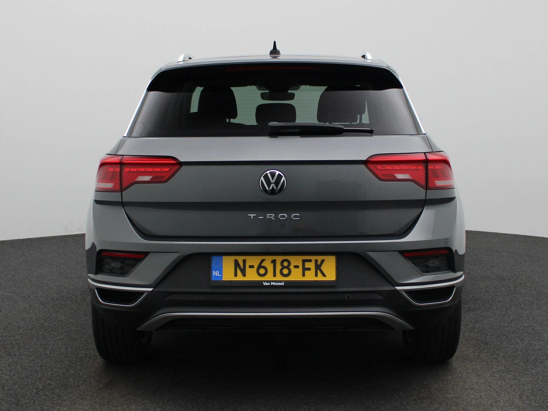 Volkswagen-T-Roc-image-4