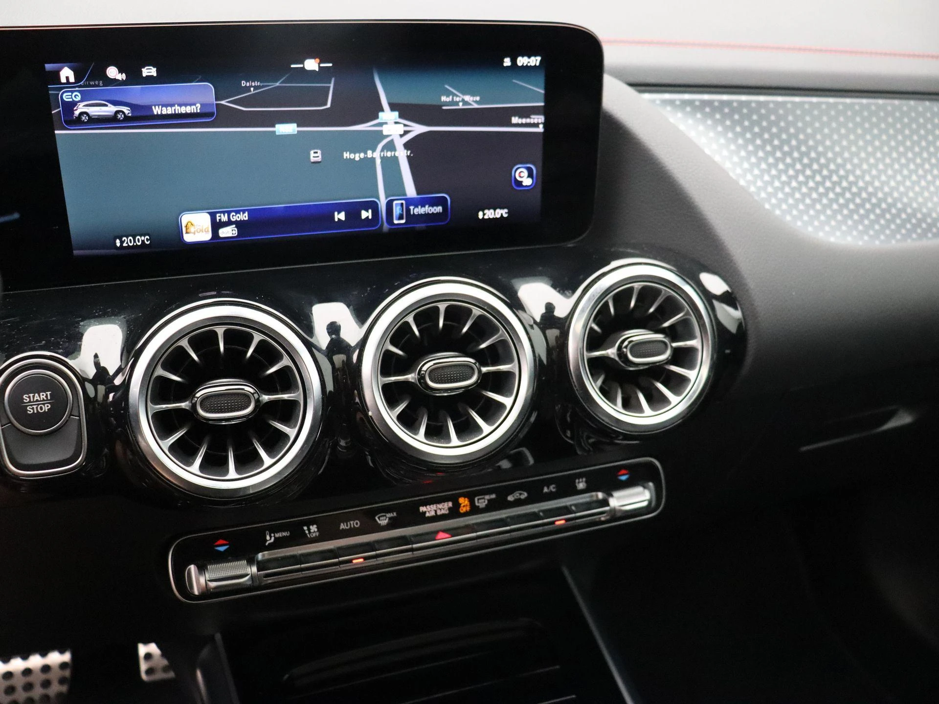 Mercedes-Benz-EQA-image-15