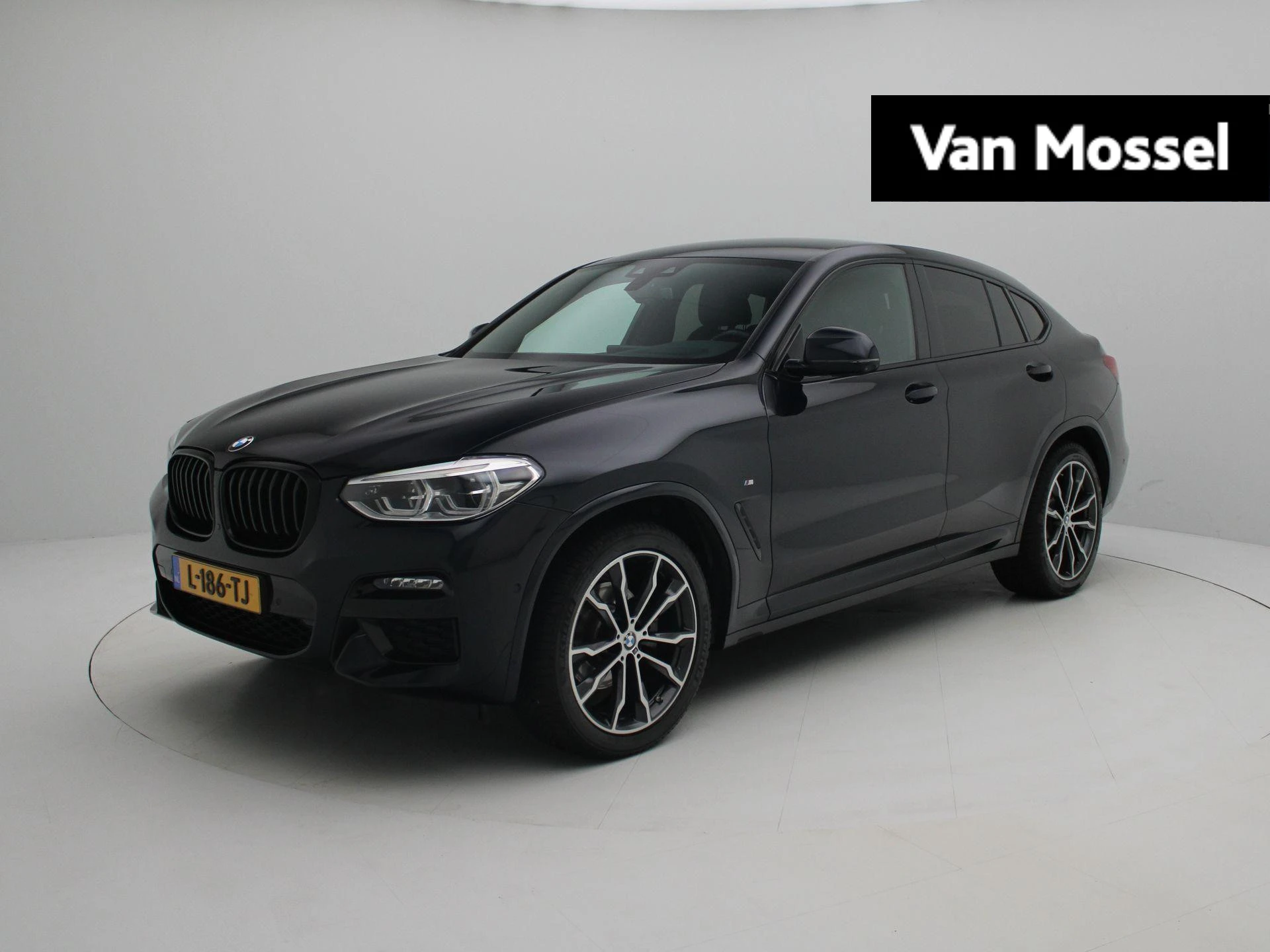 BMW-X4-image-0